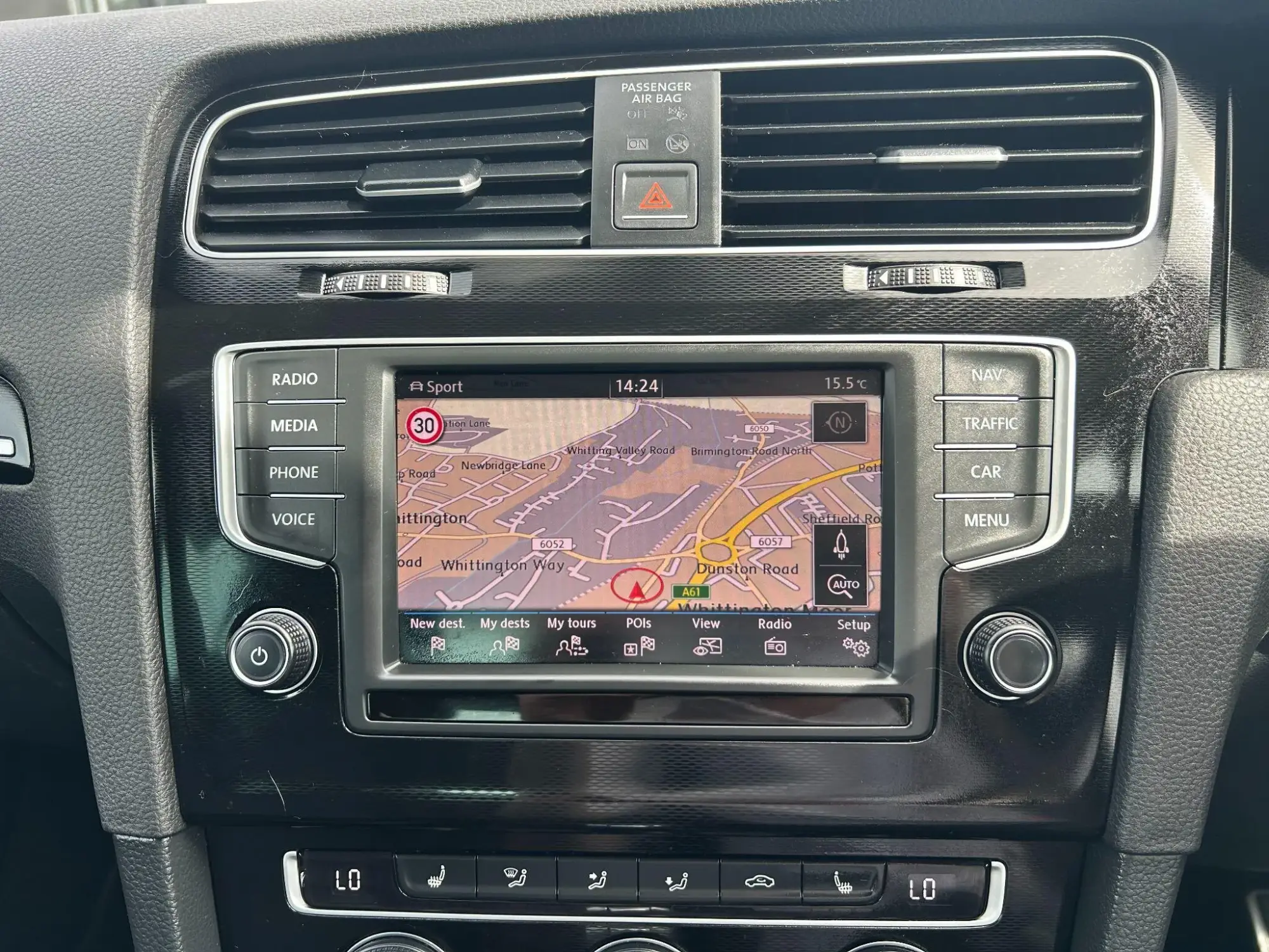 Volkswagen Golf Image 24