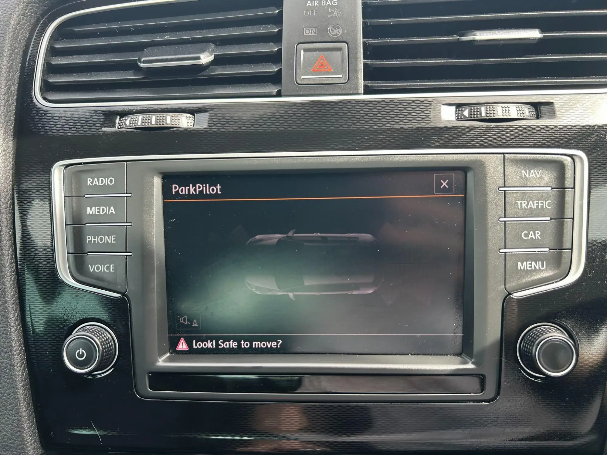 Volkswagen Golf Image 25