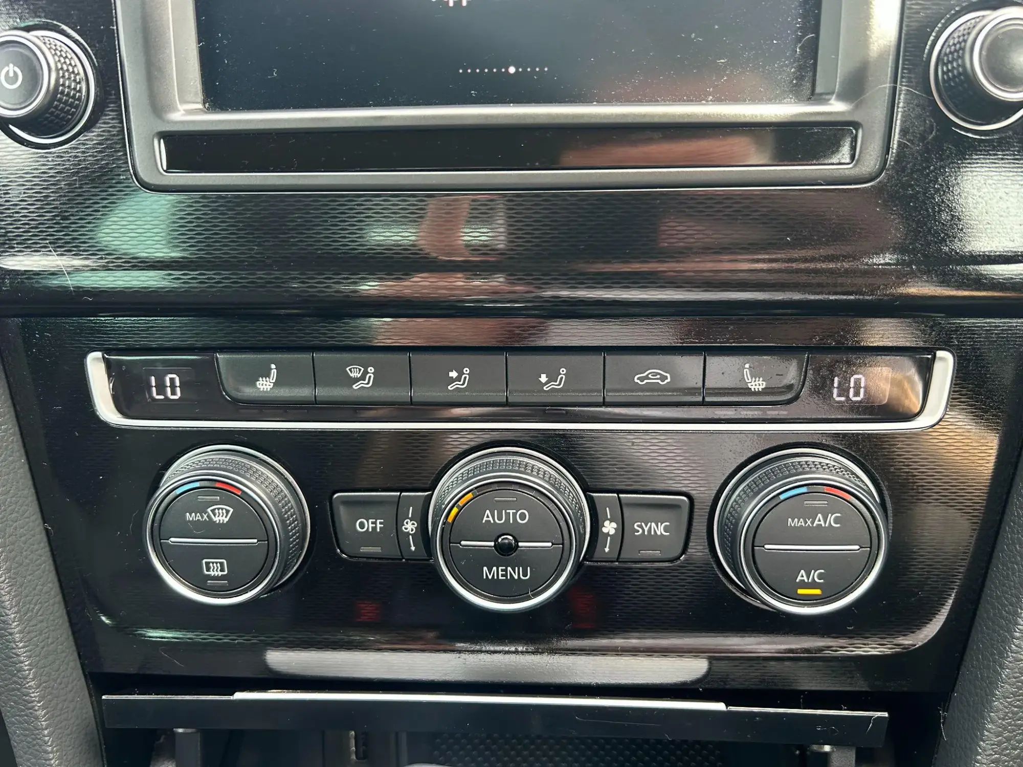 Volkswagen Golf Image 28