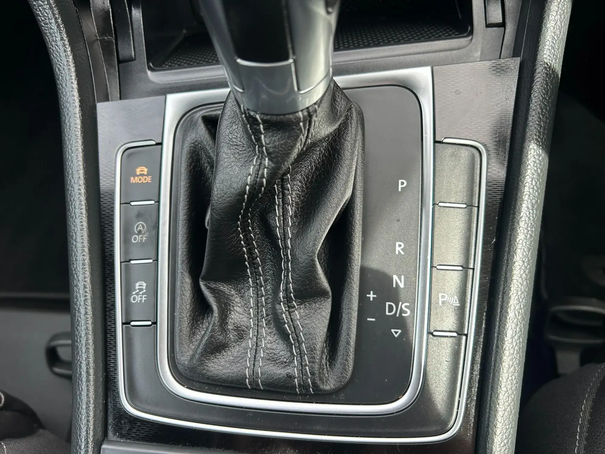 Volkswagen Golf Image 29