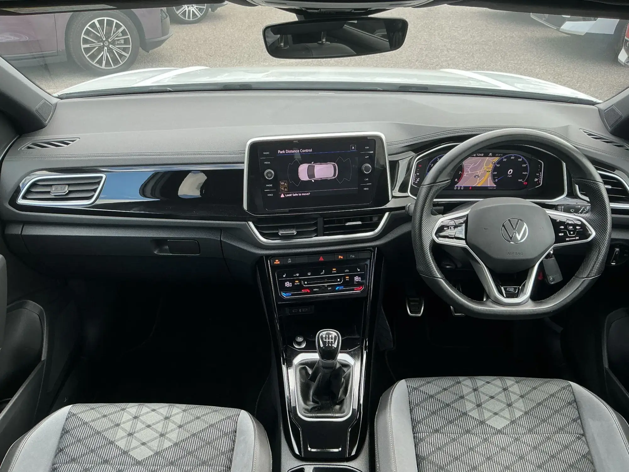 Volkswagen T-Roc Image 15
