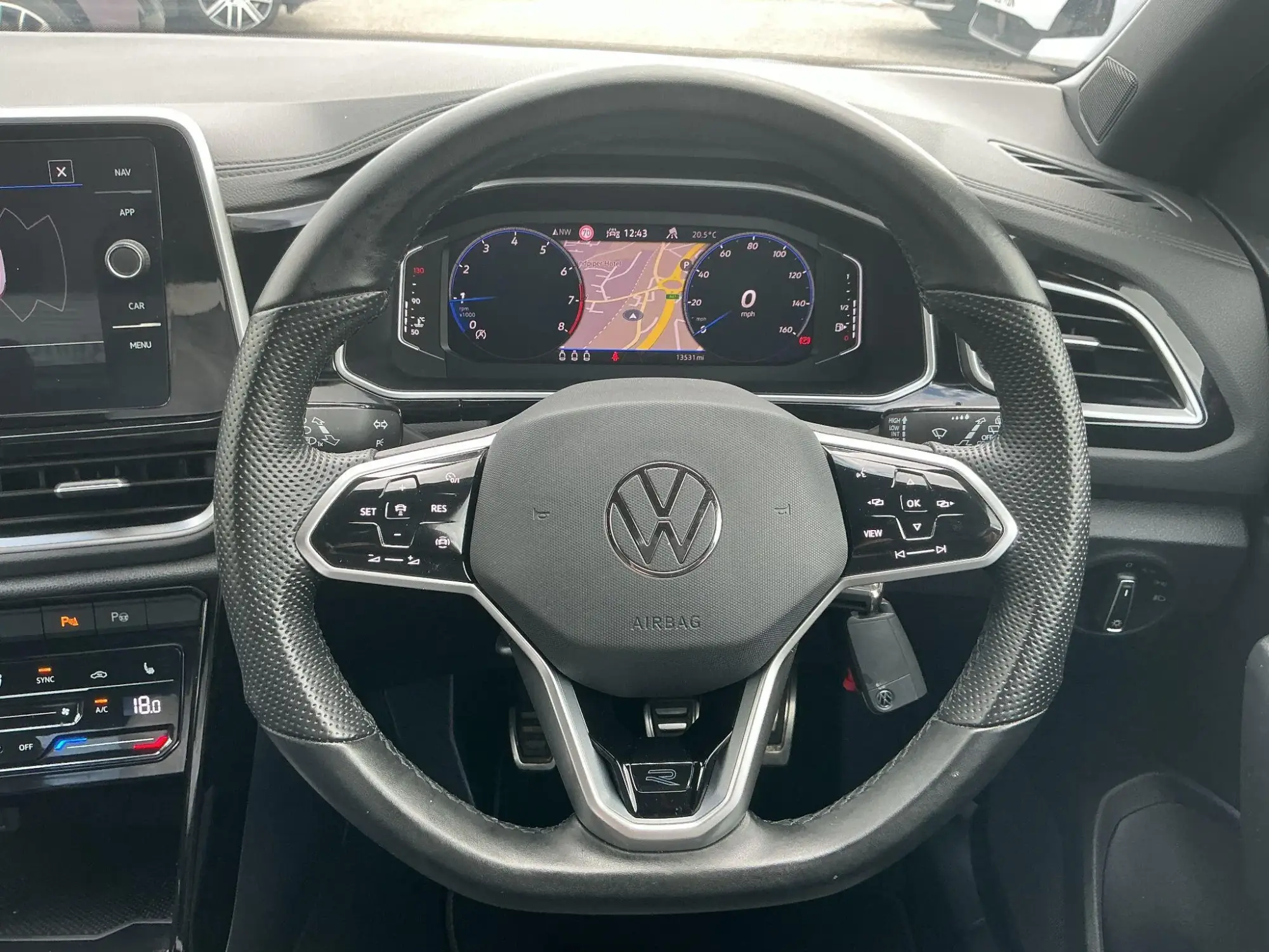 Volkswagen T-Roc Image 16