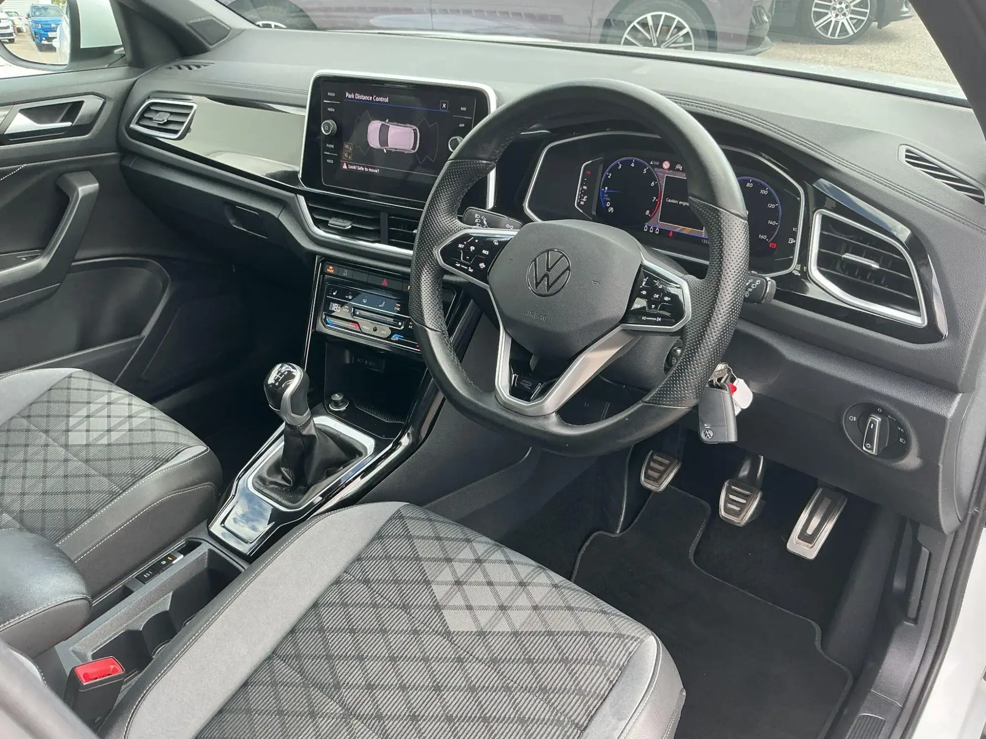 Volkswagen T-Roc Image 17