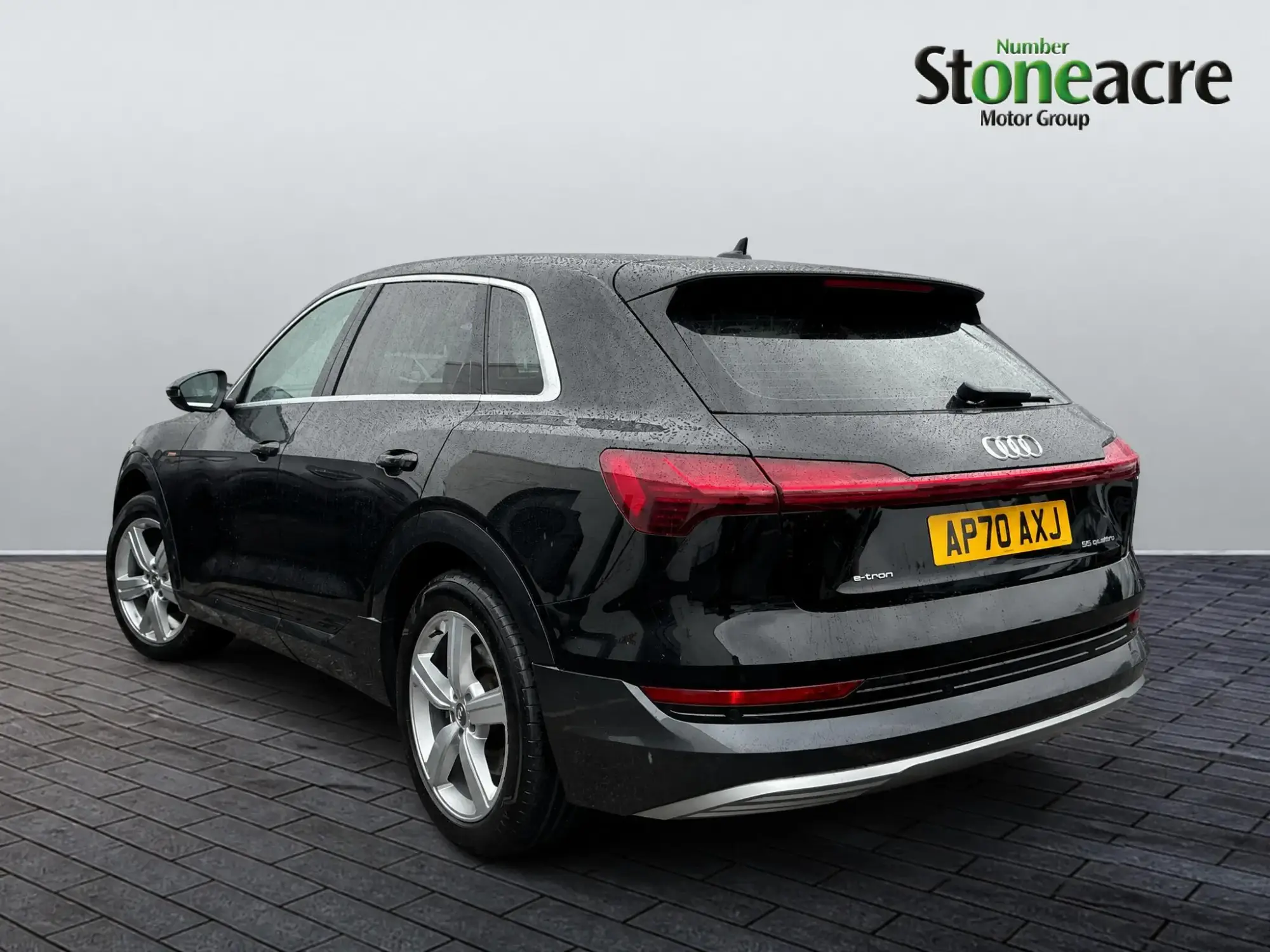 Audi e-tron Image 4