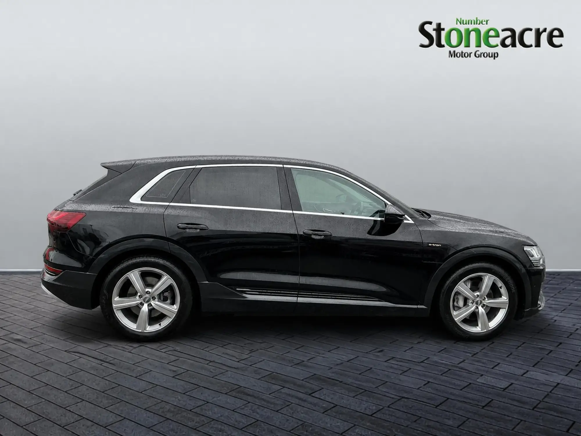 Audi e-tron Image 8