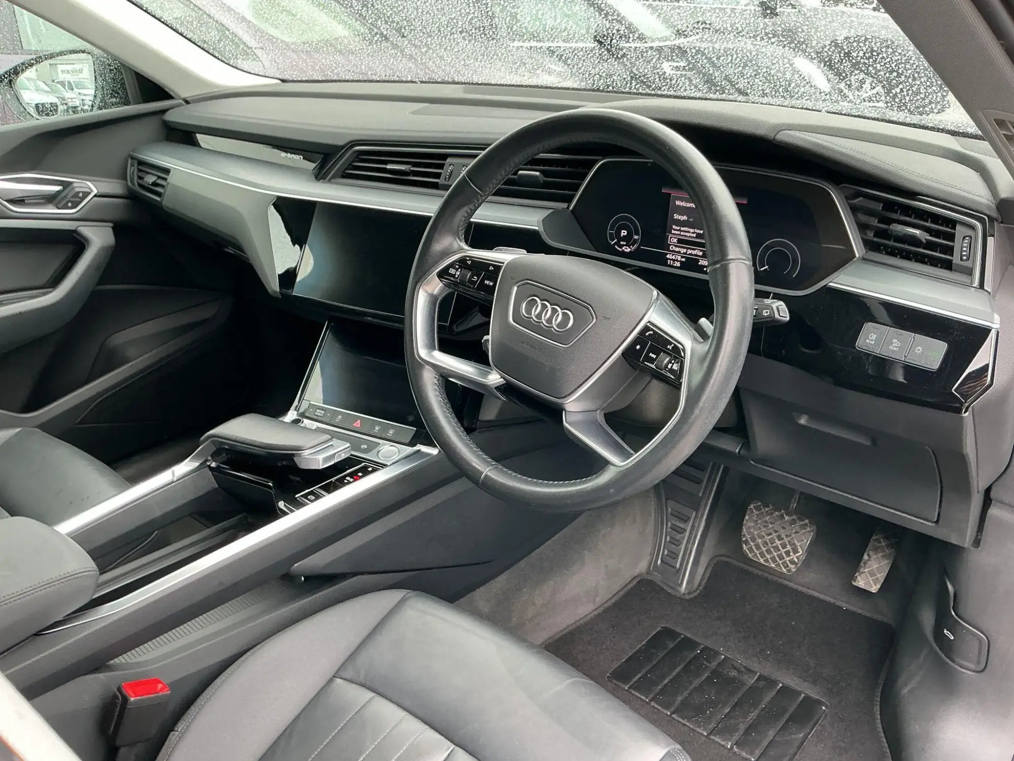 Audi e-tron Image 11