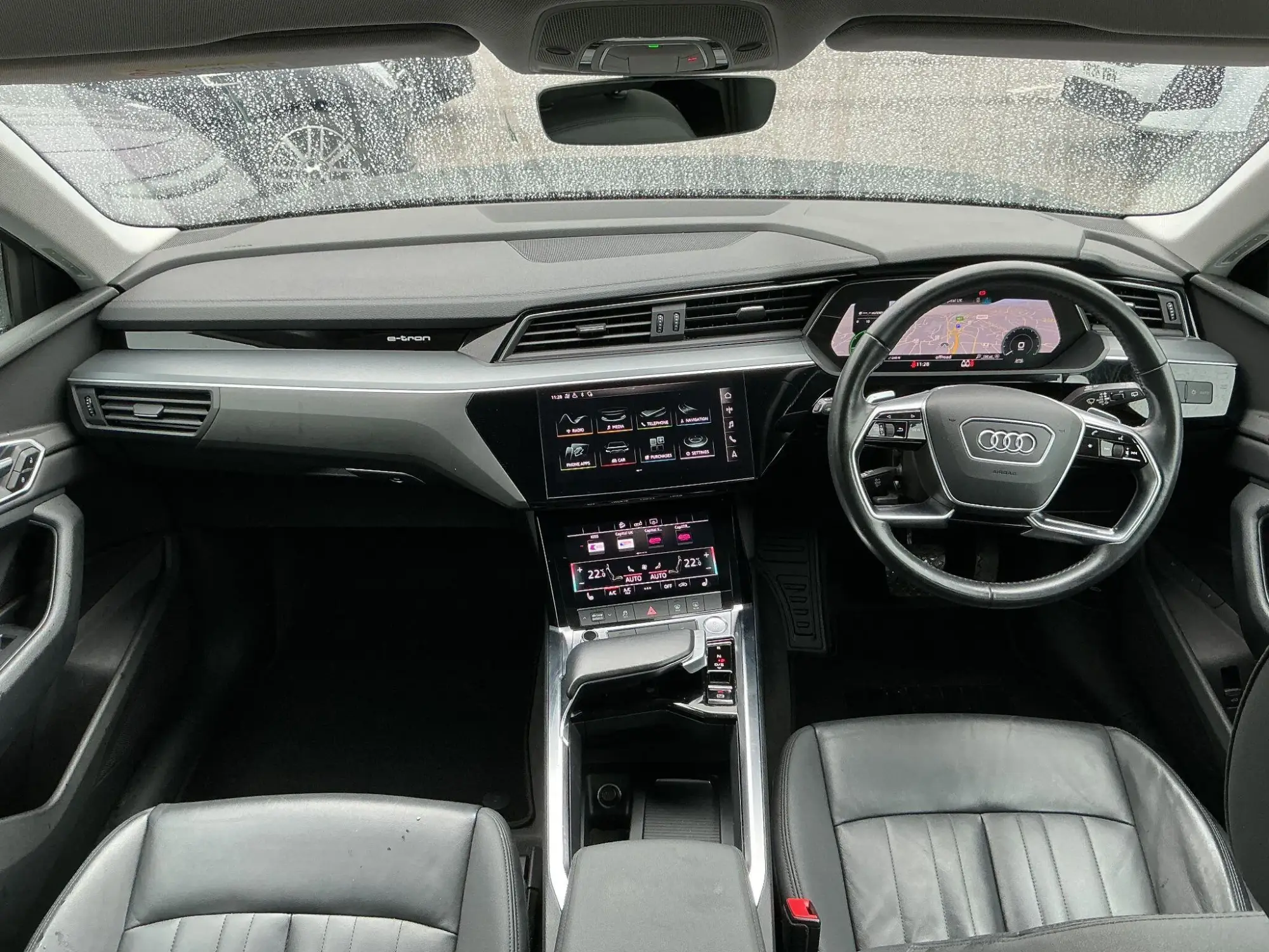 Audi e-tron Image 12