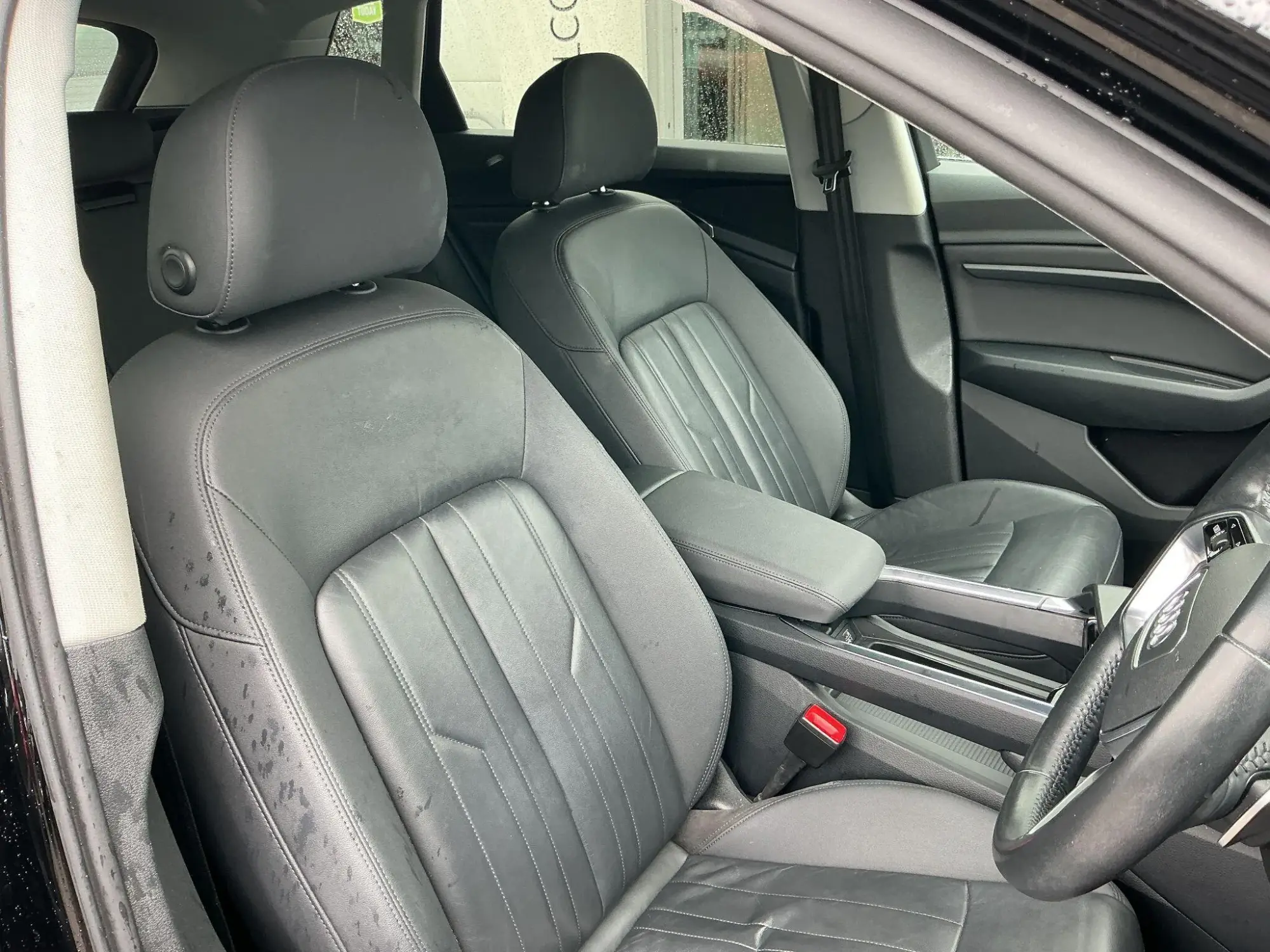 Audi e-tron Image 13