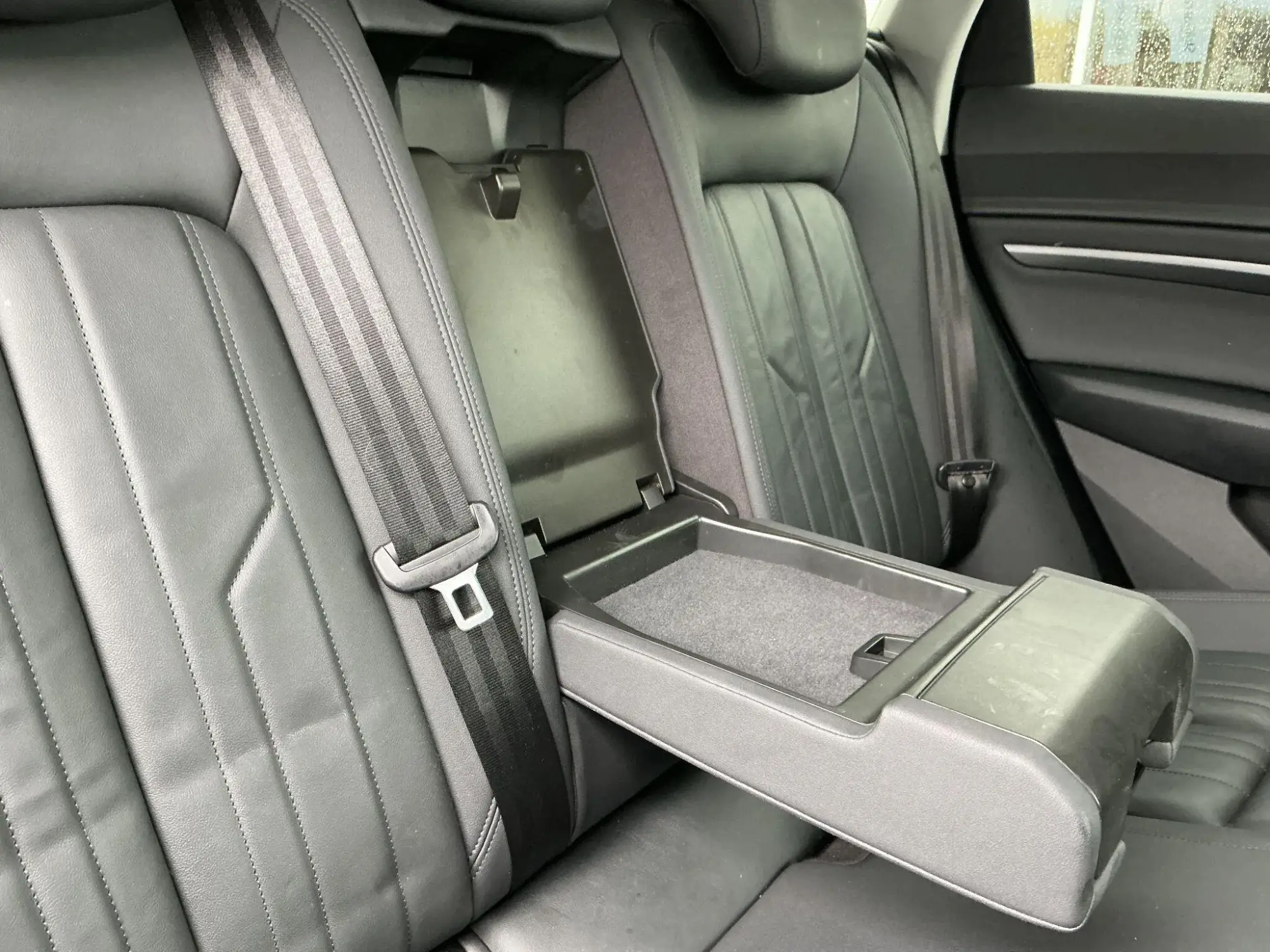 Audi e-tron Image 15