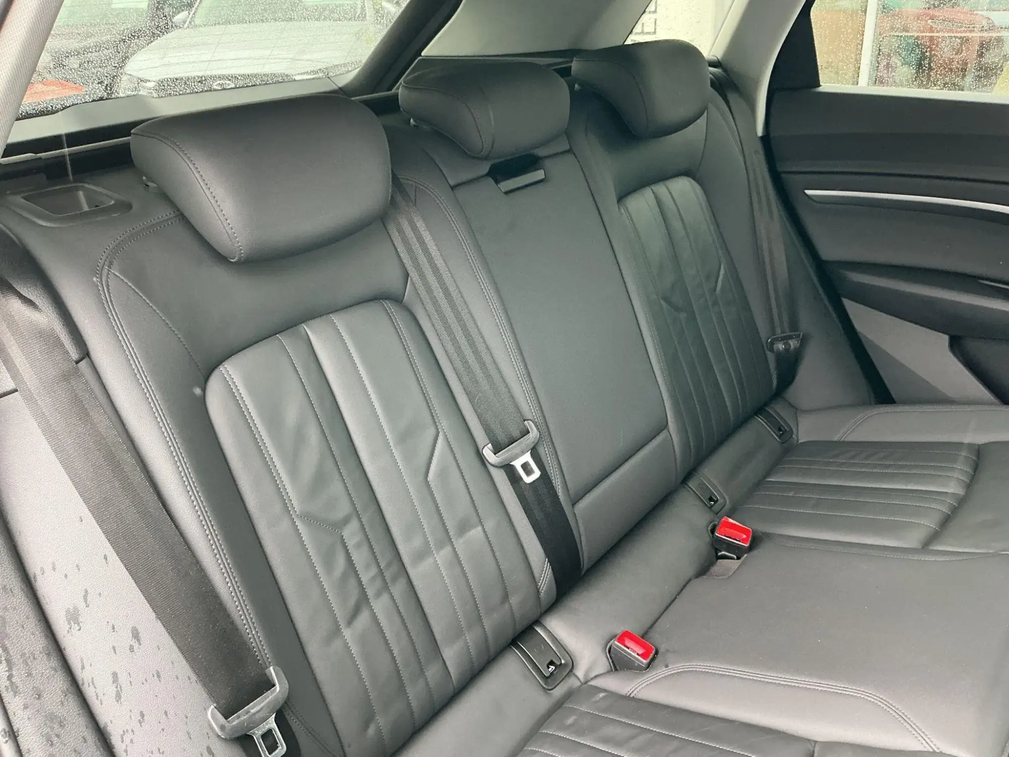 Audi e-tron Image 16