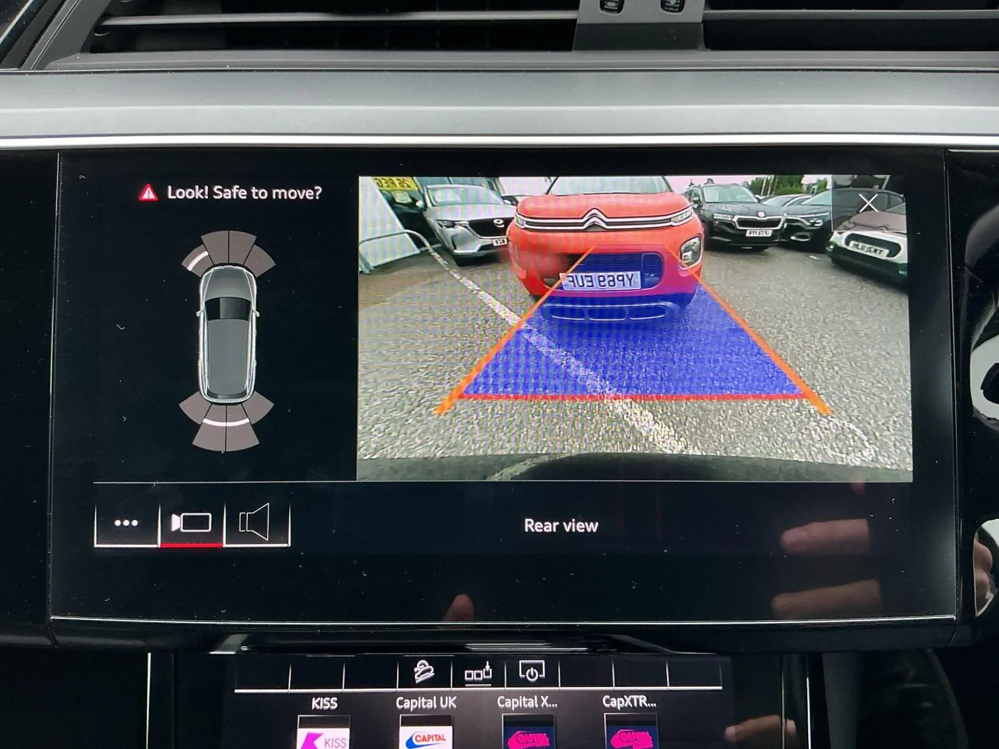 Audi e-tron Image 34