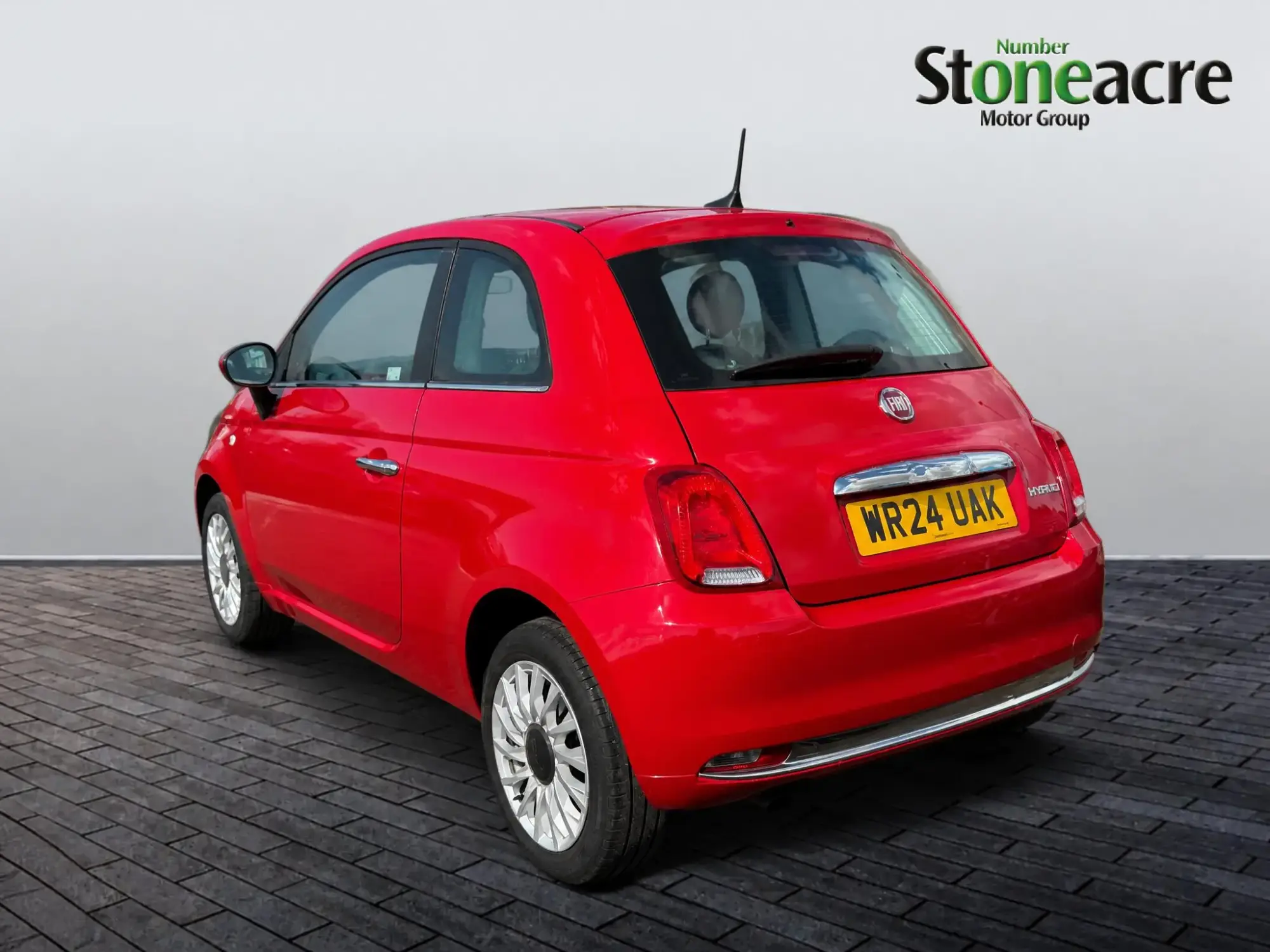 Fiat 500 Hybrid Image 4