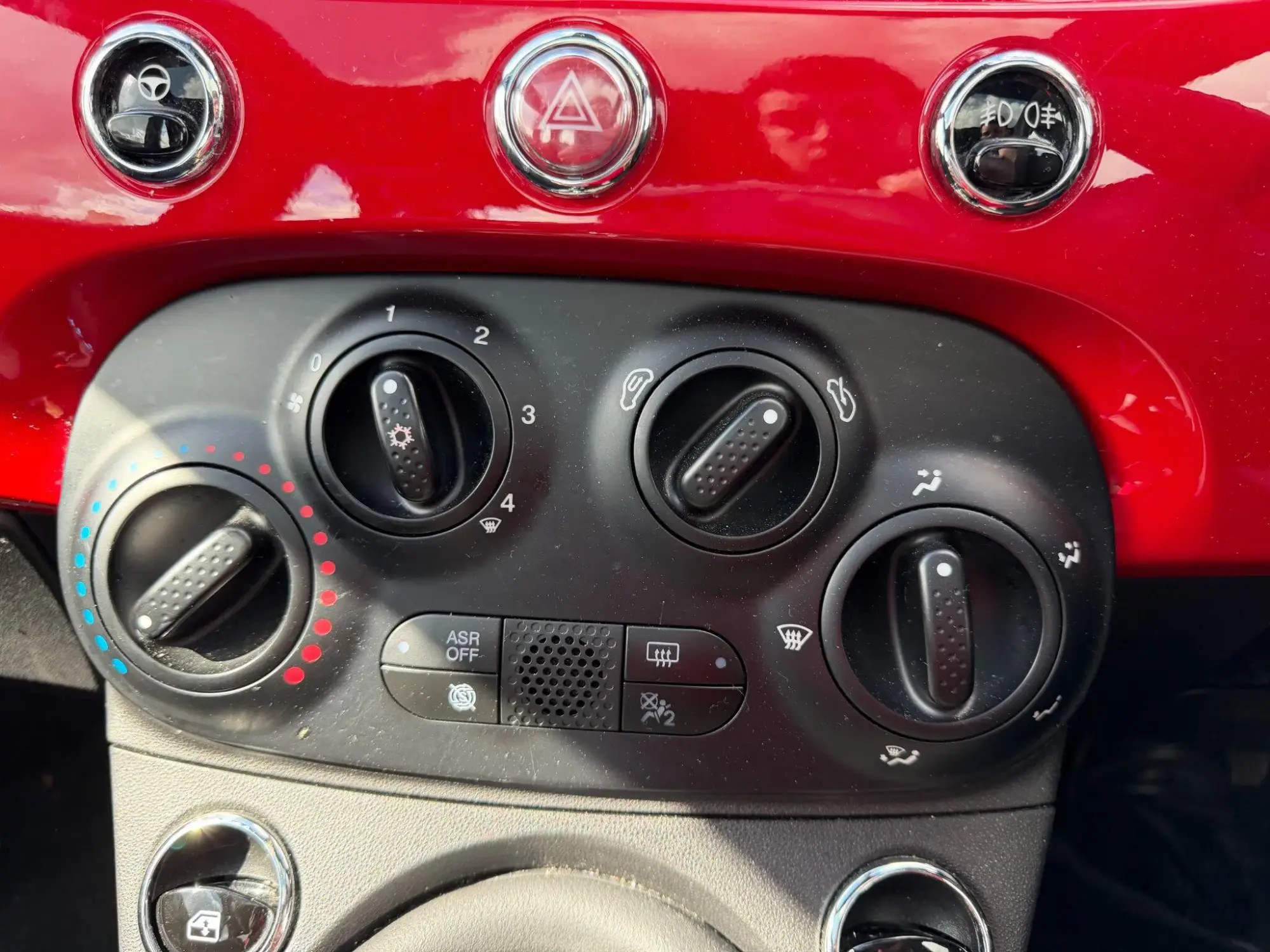 Fiat 500 Hybrid Image 10