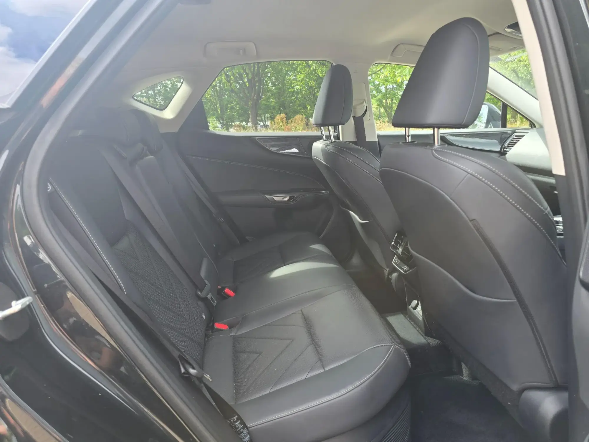 Lexus NX Image 16