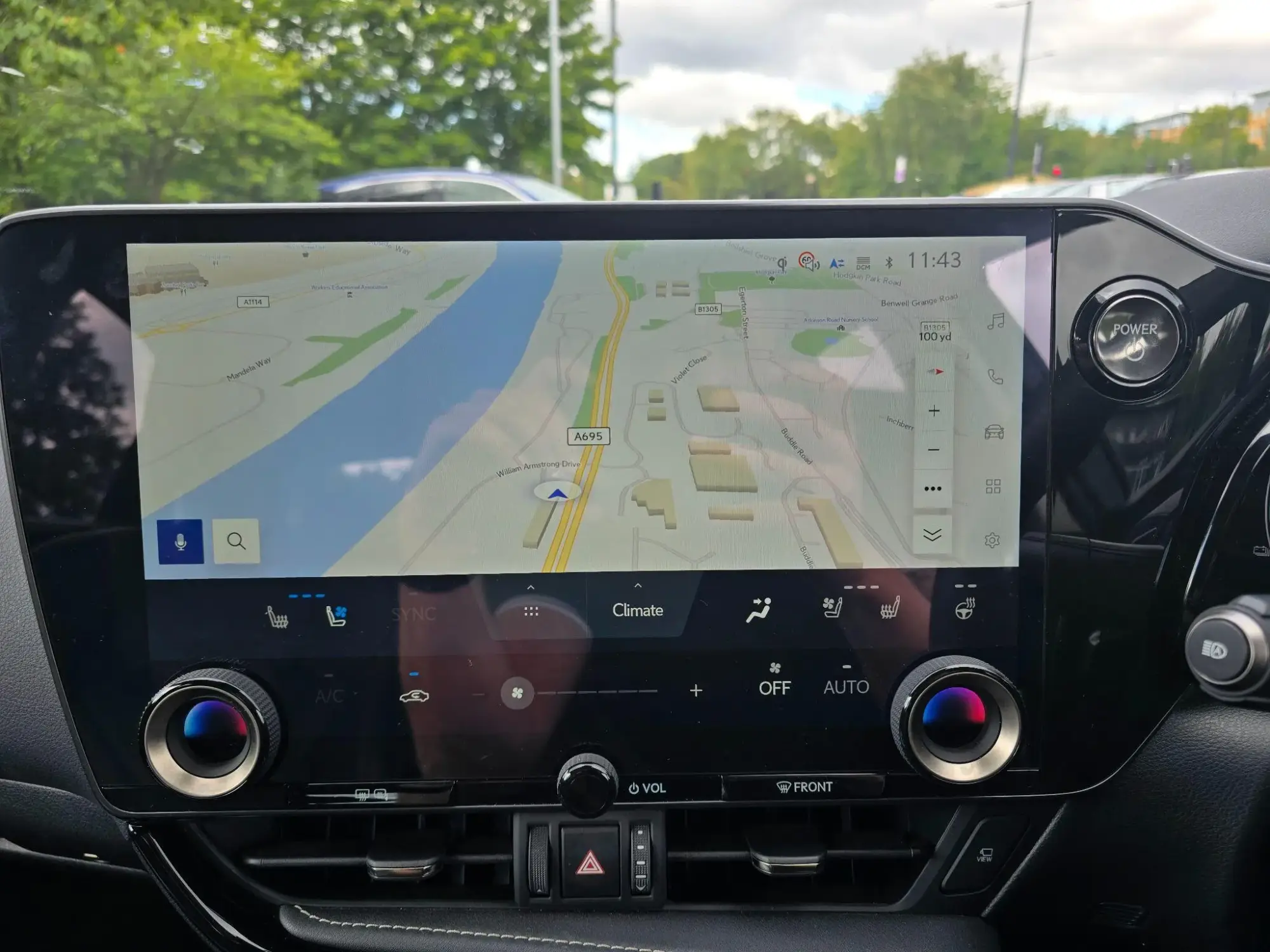 Lexus NX Image 21