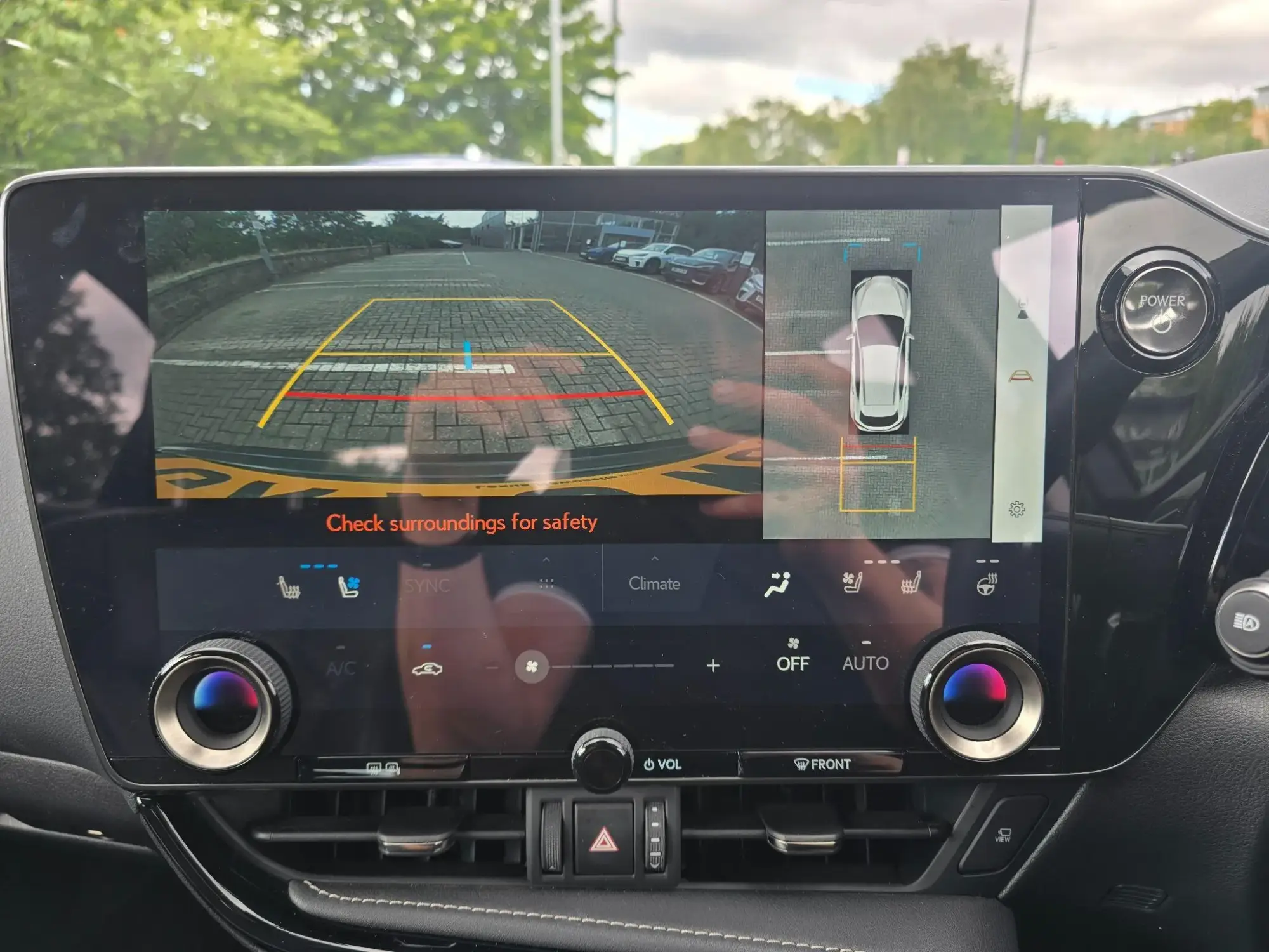 Lexus NX Image 22