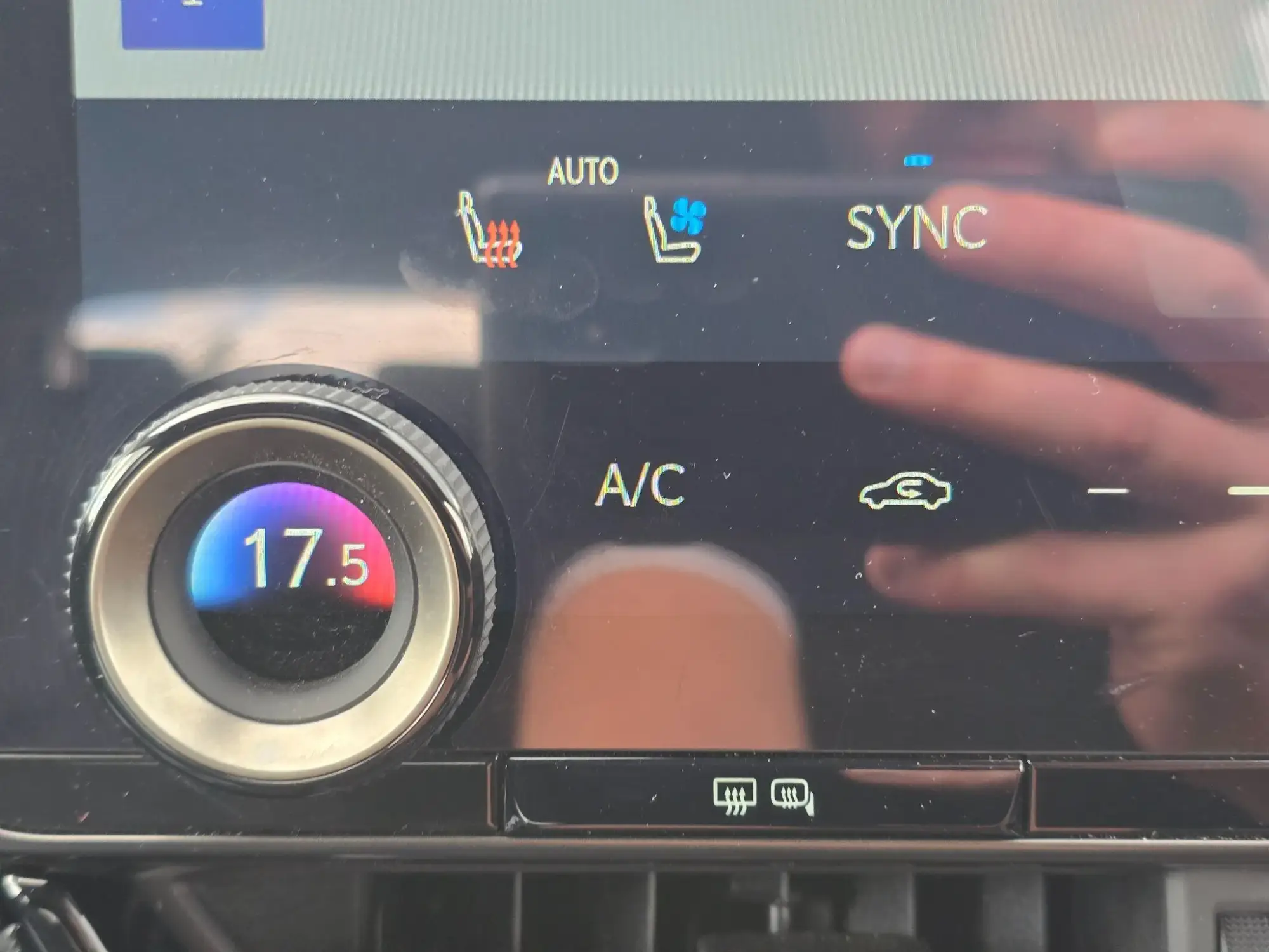 Lexus NX Image 25