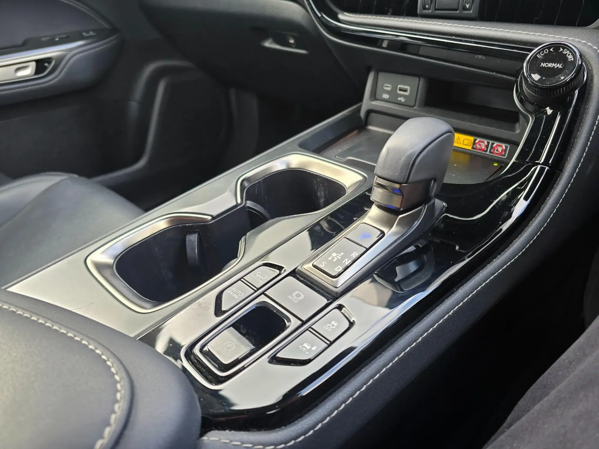 Lexus NX Image 28