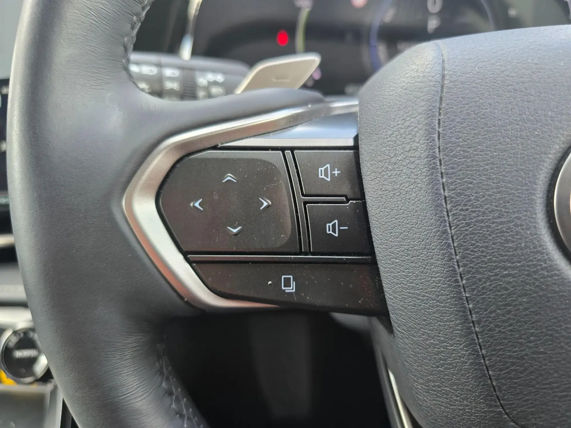 Lexus NX Image 29