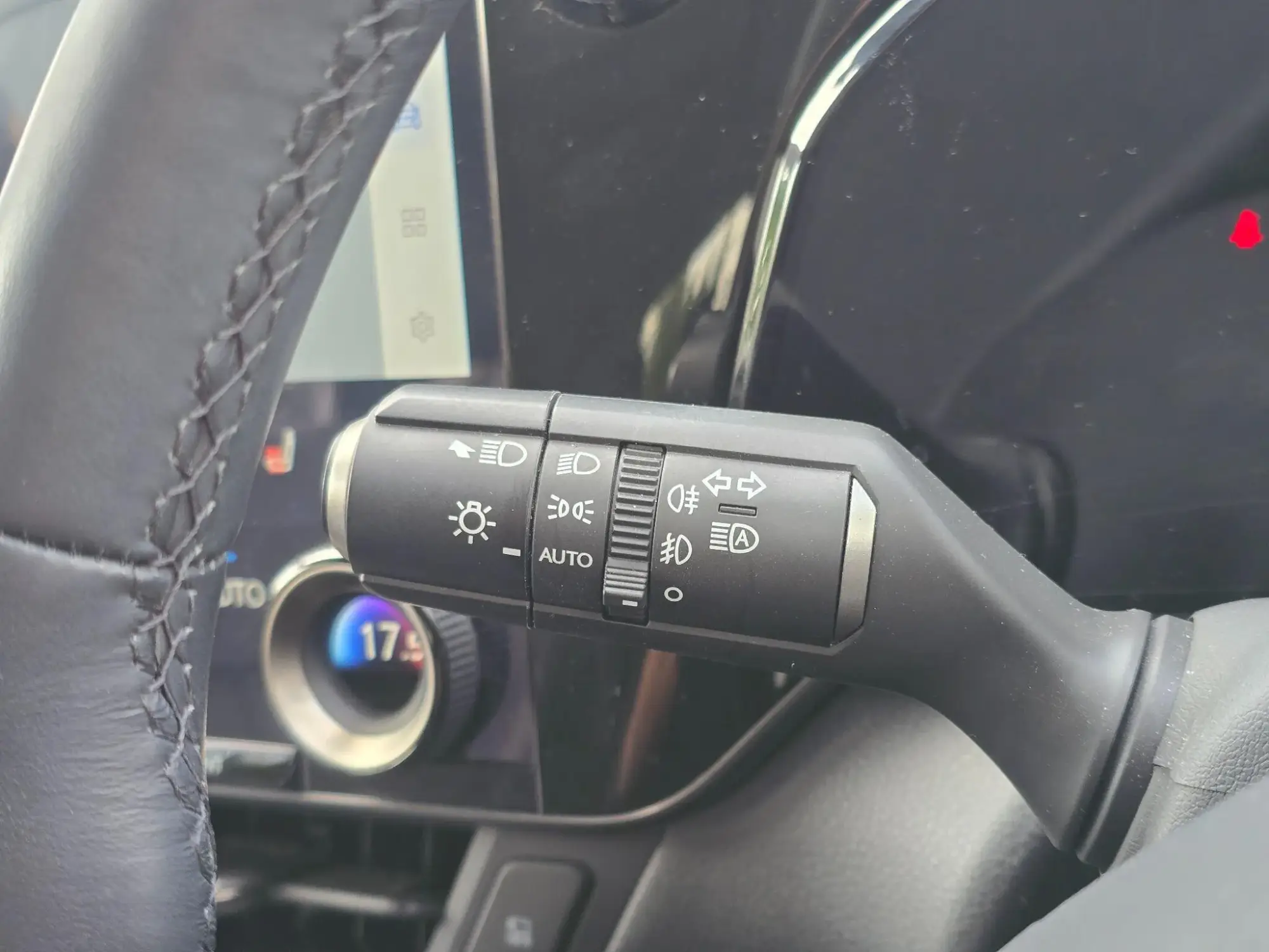Lexus NX Image 32