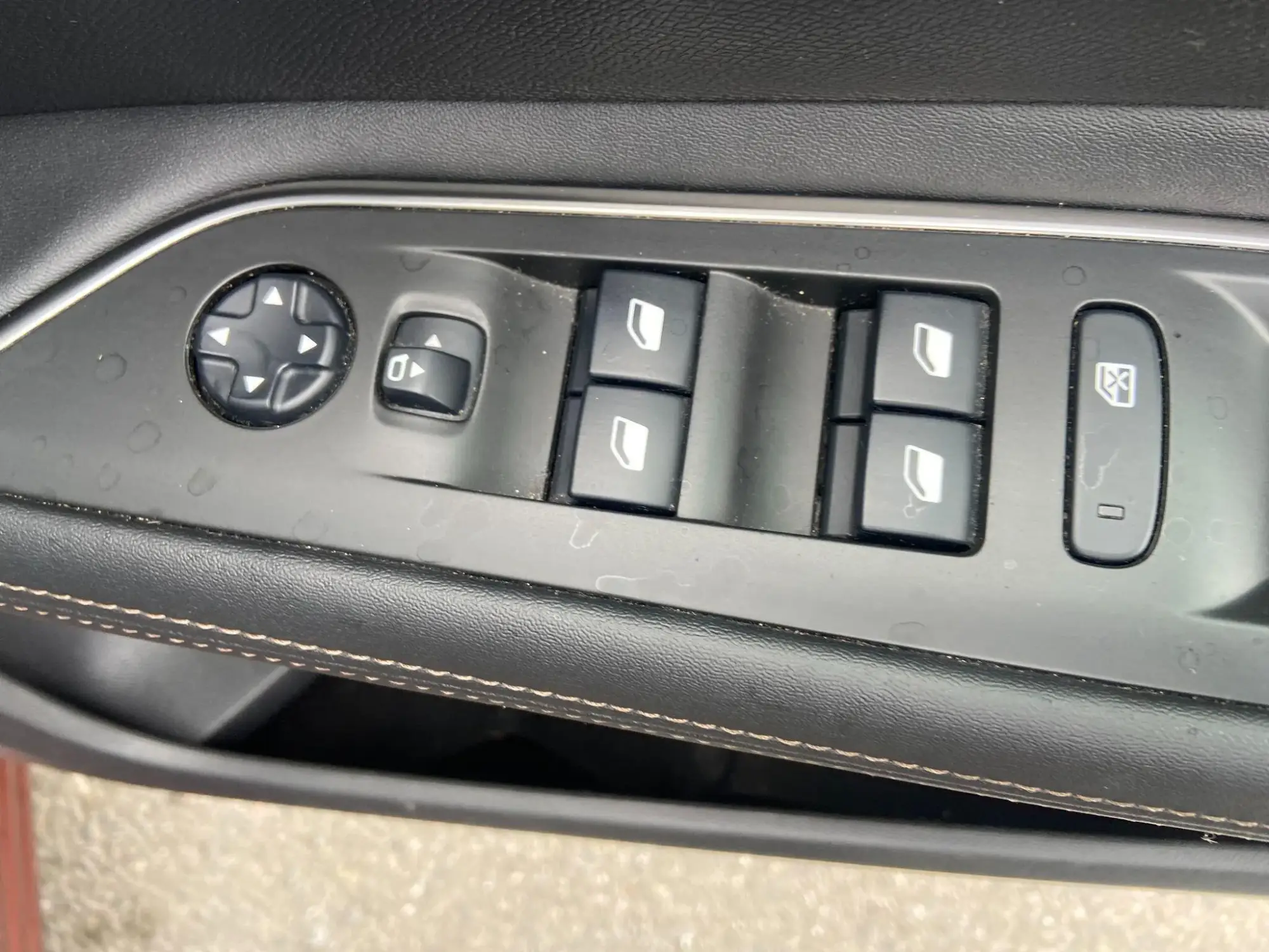 Peugeot 3008 Image 12