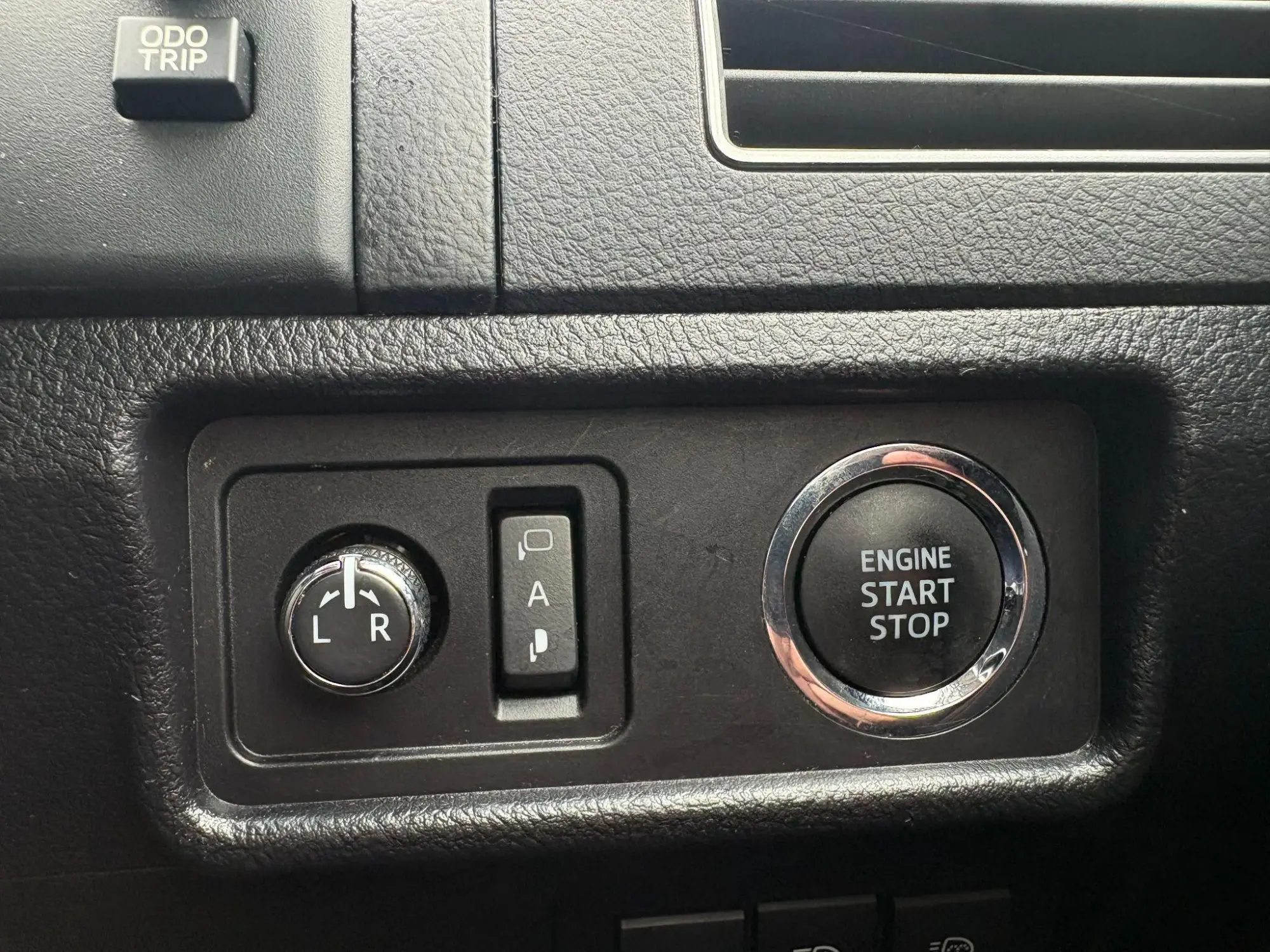 Toyota Land Cruiser Image 16