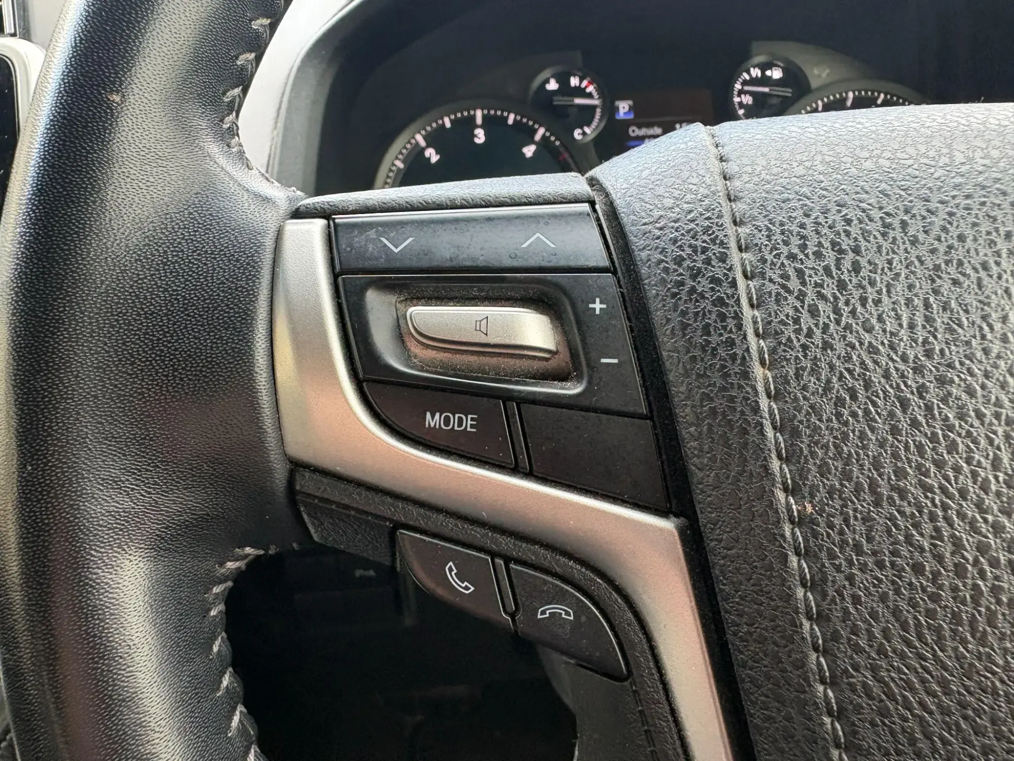 Toyota Land Cruiser Image 20