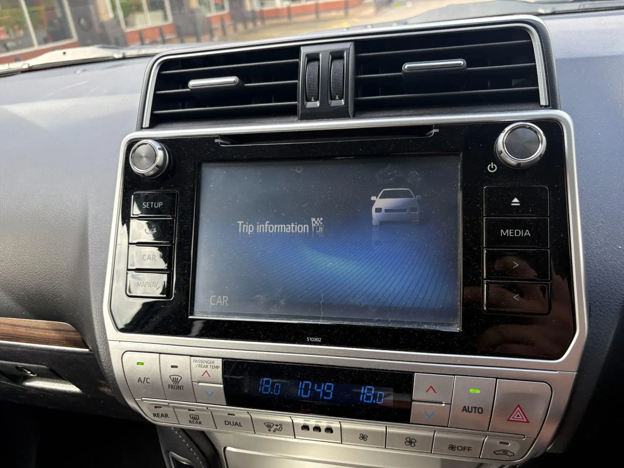 Toyota Land Cruiser Image 25