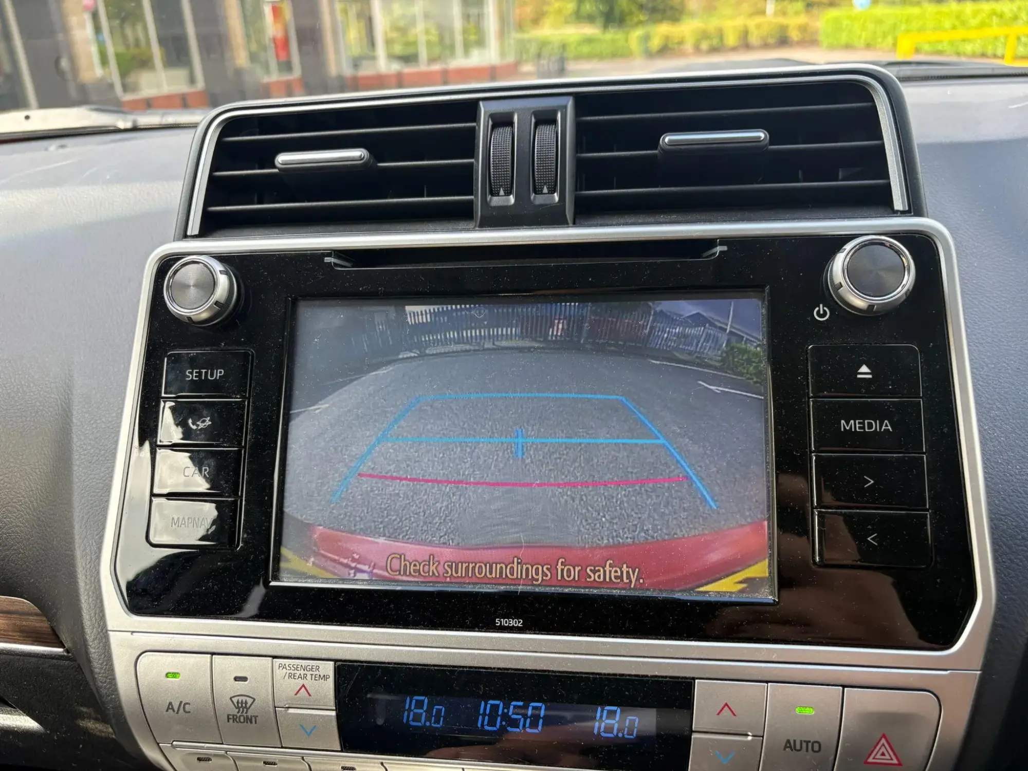 Toyota Land Cruiser Image 30
