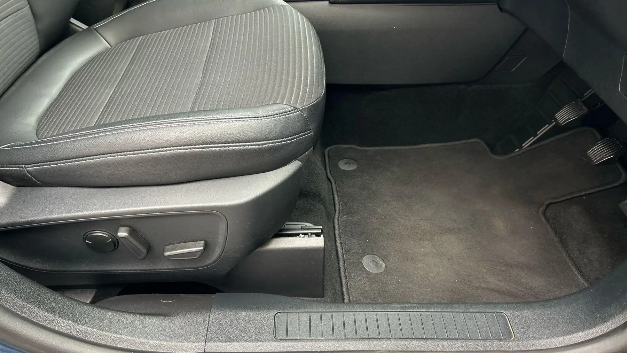 Ford Kuga Image 44