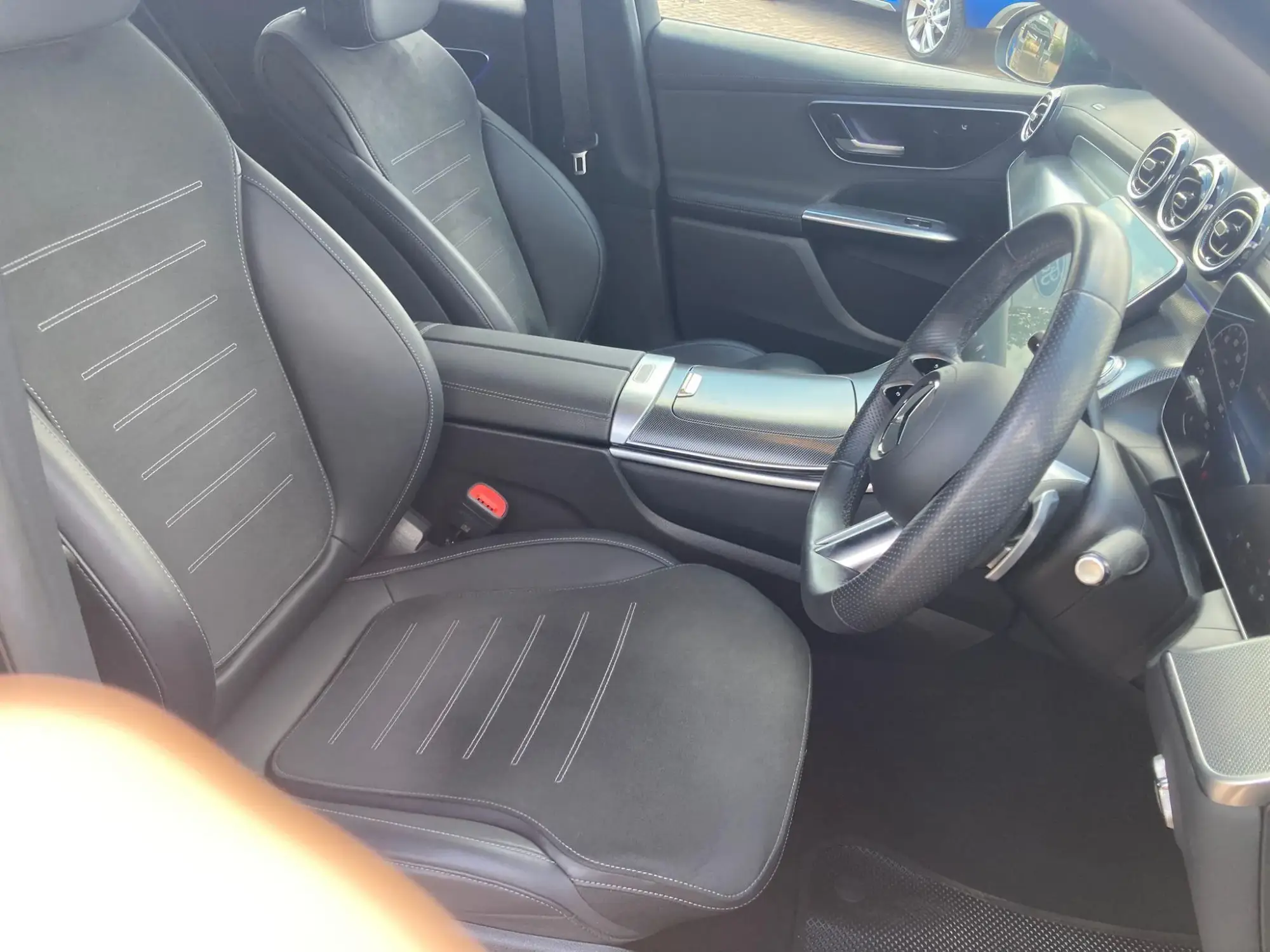 Mercedes-Benz GLC Image 26