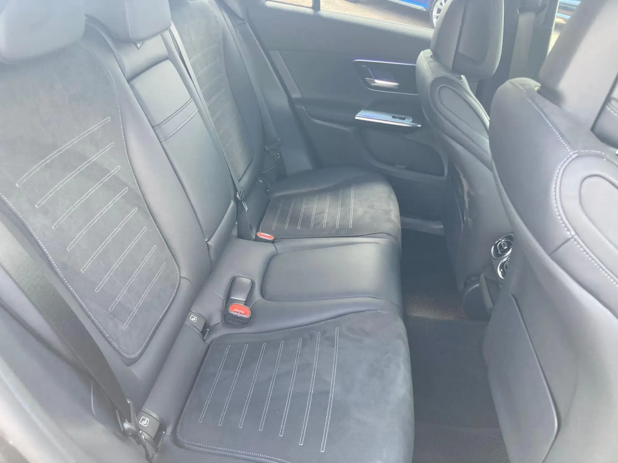 Mercedes-Benz GLC Image 28