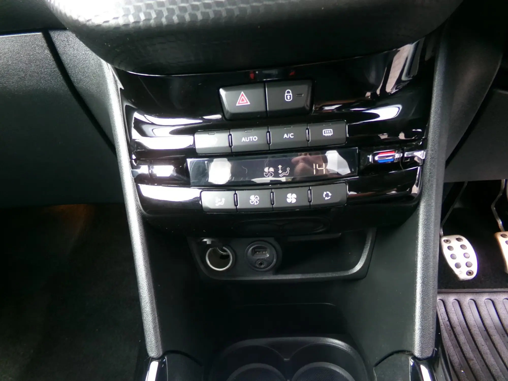 Peugeot 2008 Image 18 Peugeot 2008 Image 18