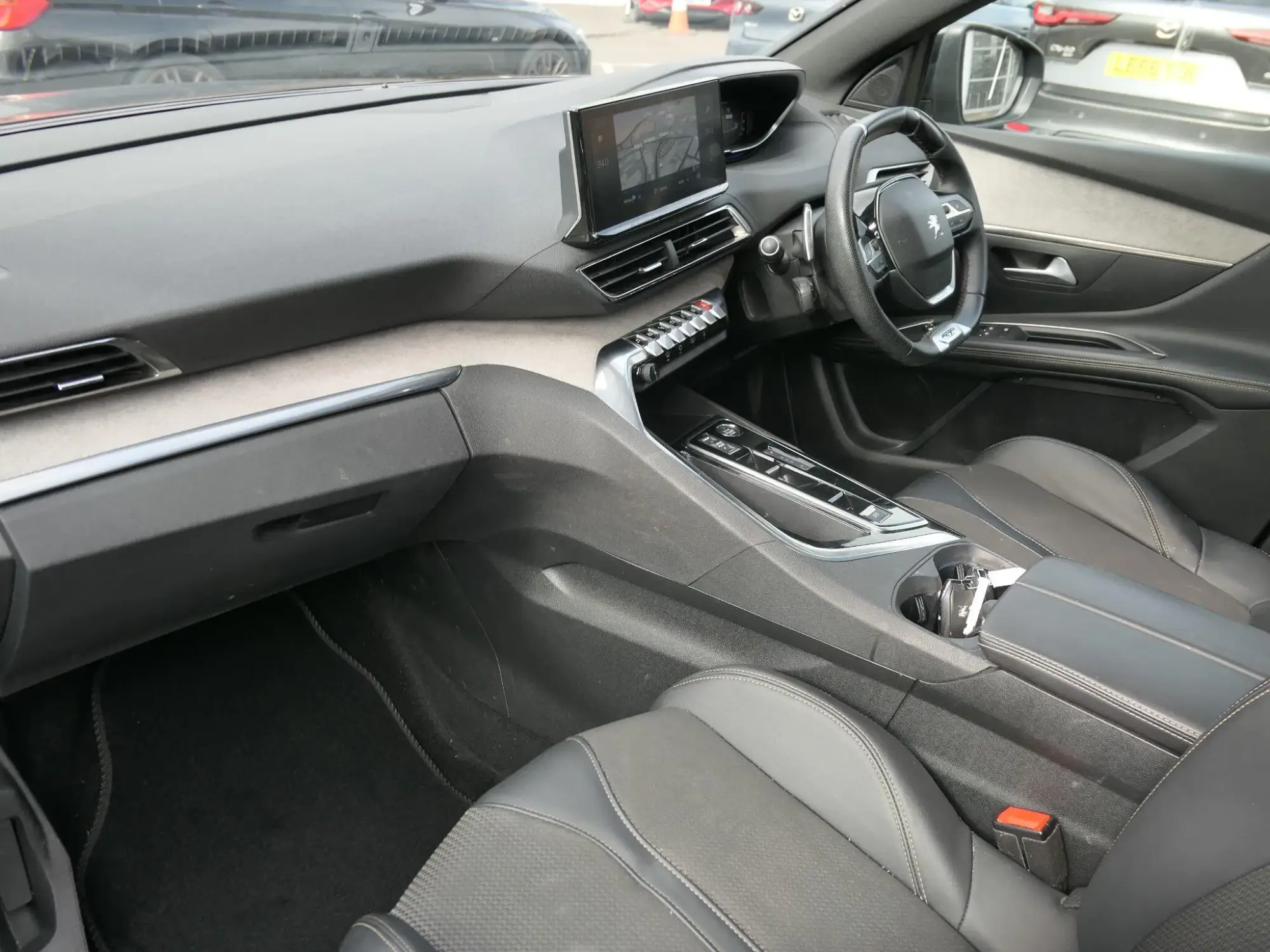 Peugeot 5008 Image 10