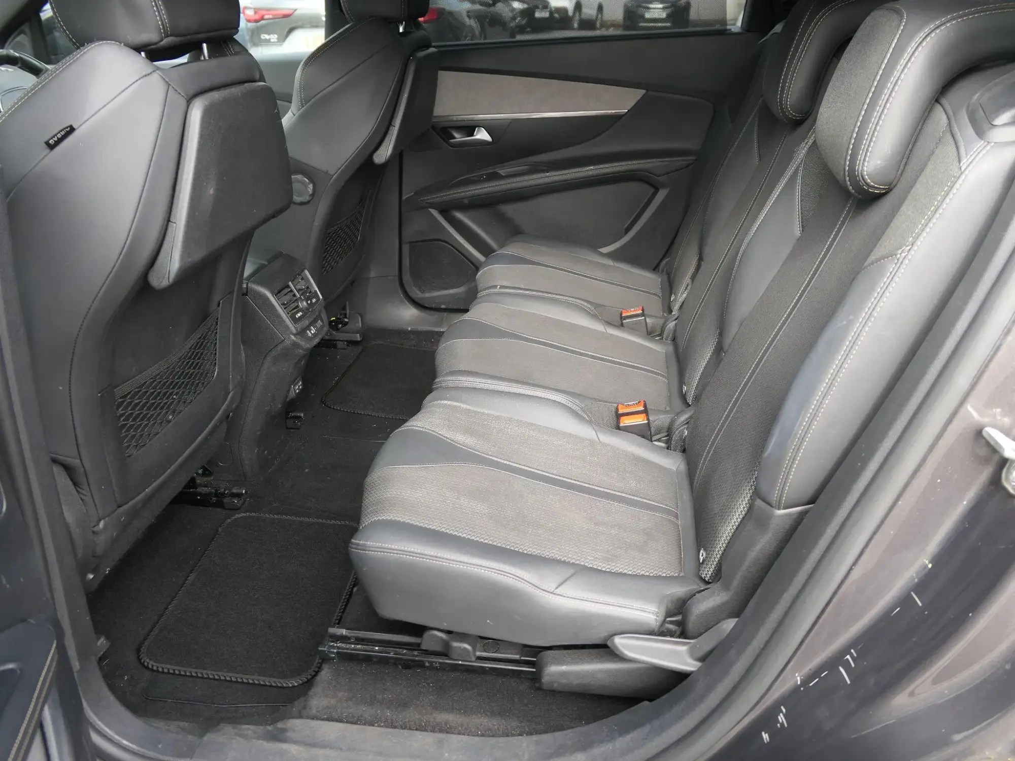 Peugeot 5008 Image 13