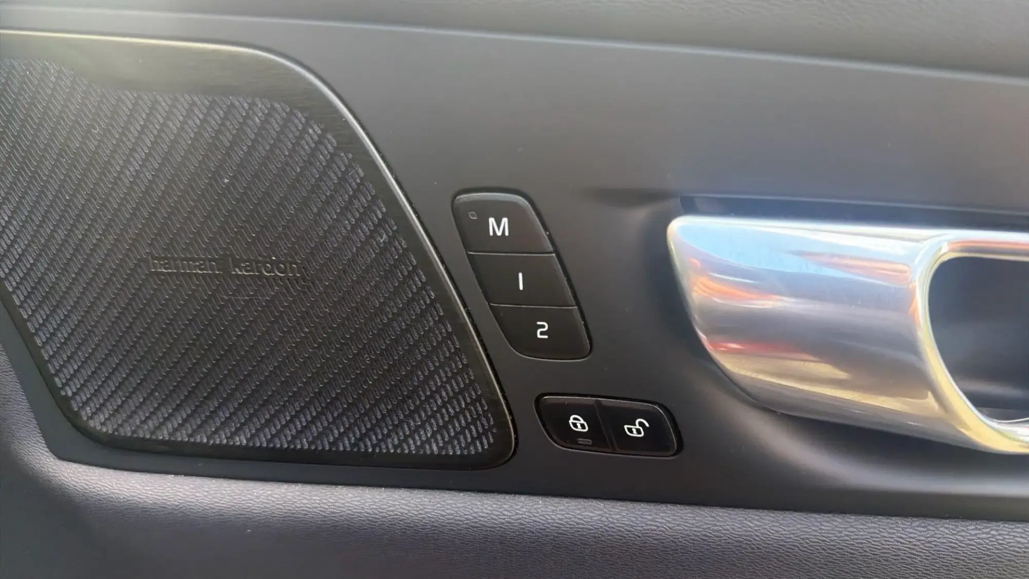 Volvo XC60 Image 18