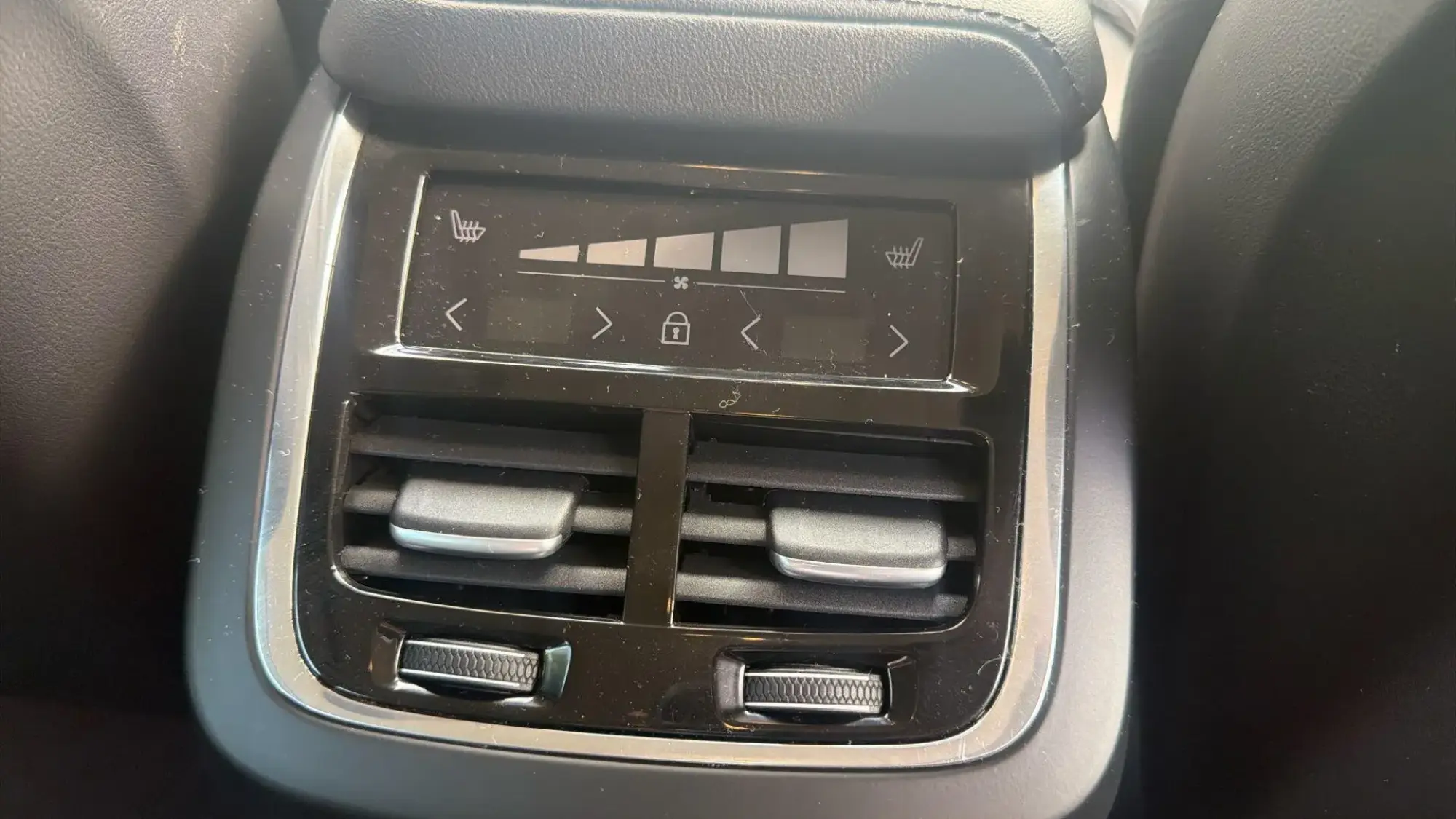 Volvo XC60 Image 38