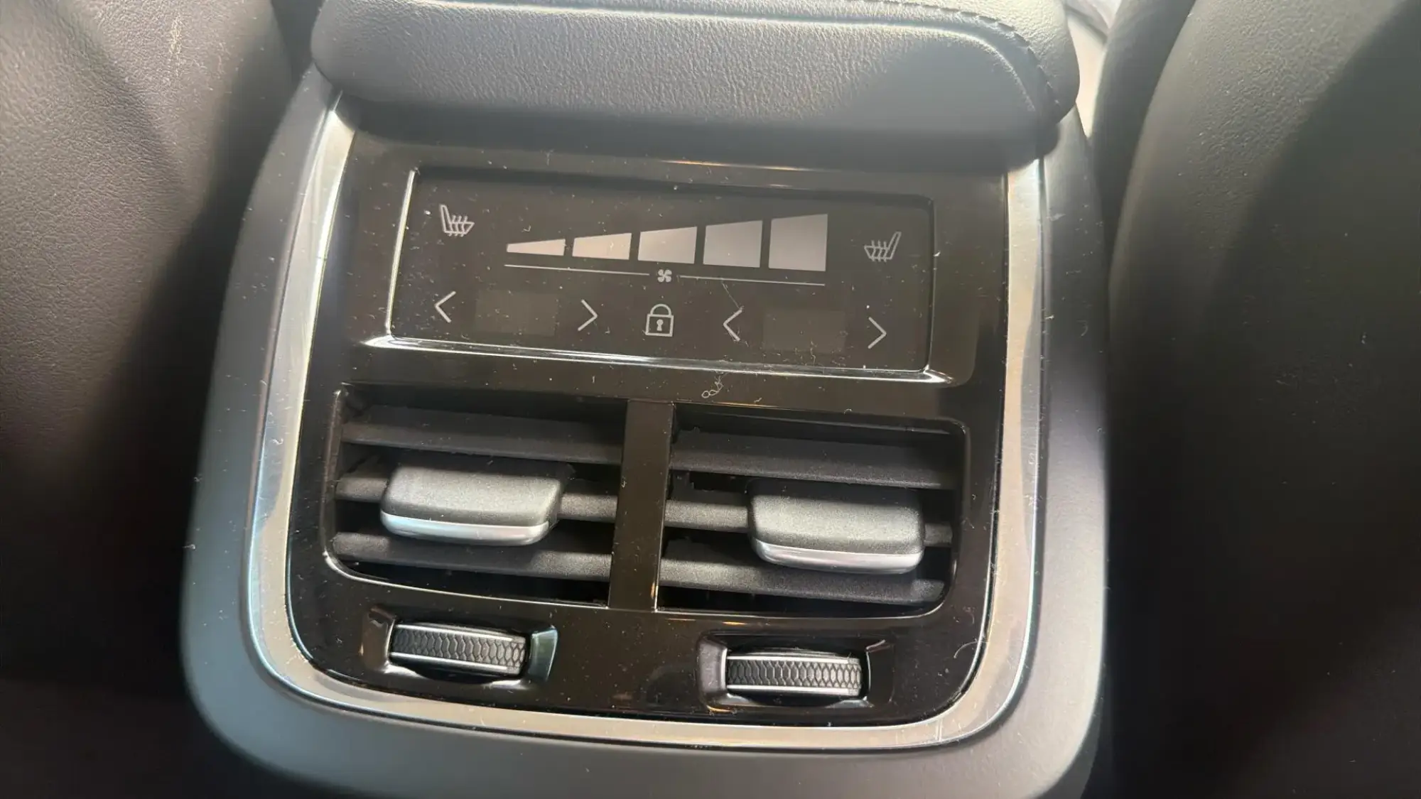 Volvo XC60 Image 73