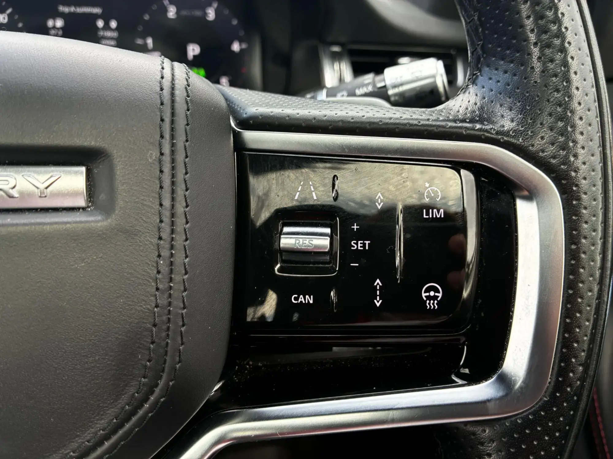 Land Rover Discovery Sport Image 13 Land Rover Discovery Sport Image 13