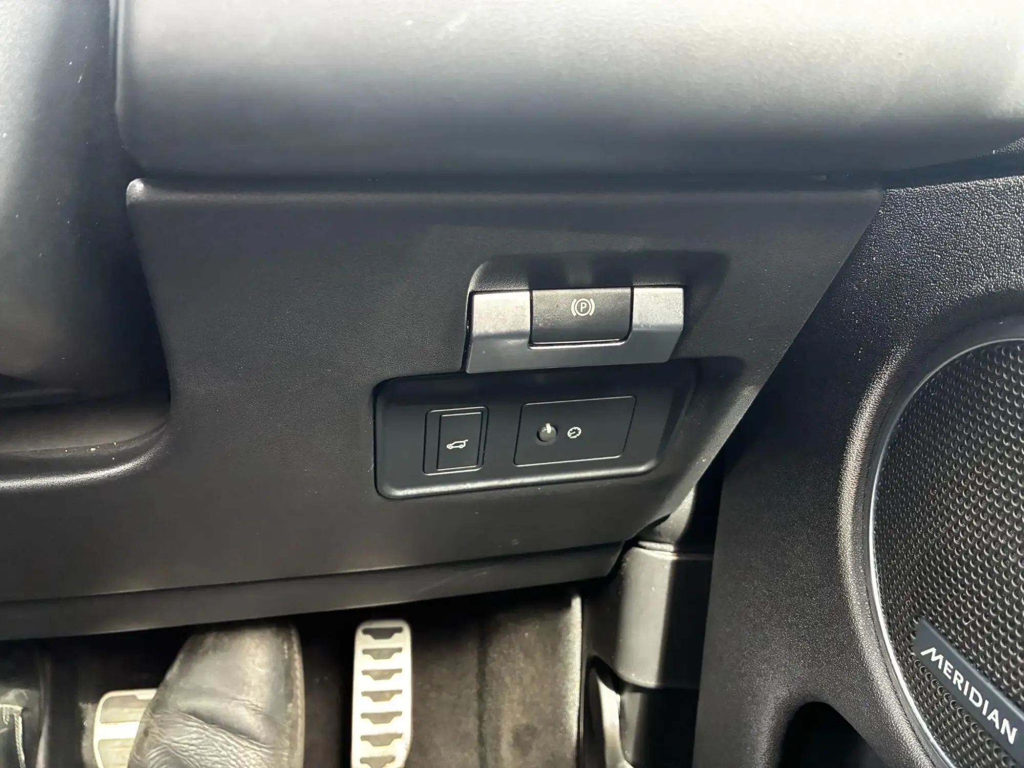 Land Rover Discovery Sport Image 16 Land Rover Discovery Sport Image 16