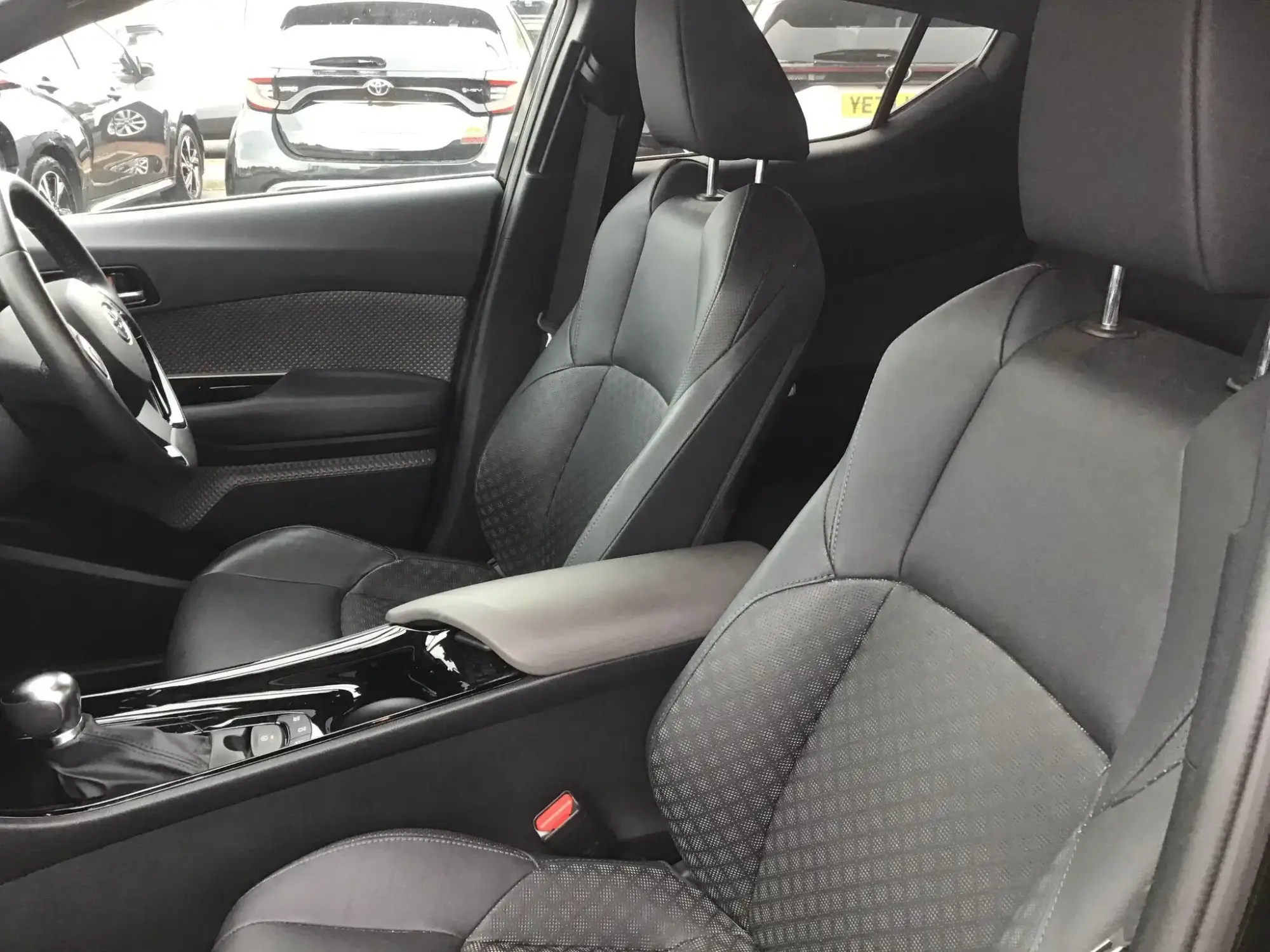 Toyota C-HR Self-Charging Hybrid Image 10