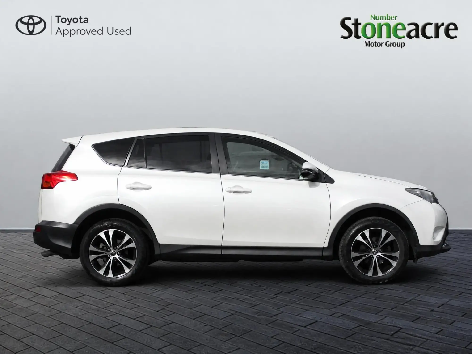 Toyota RAV4 Self-Charging Hybrid 2.0 D-4D Icon 5dr NG14NKX Image 2 Toyota RAV4 Self-Charging Hybrid 2.0 D-4D Icon 5dr NG14NKX Image 2