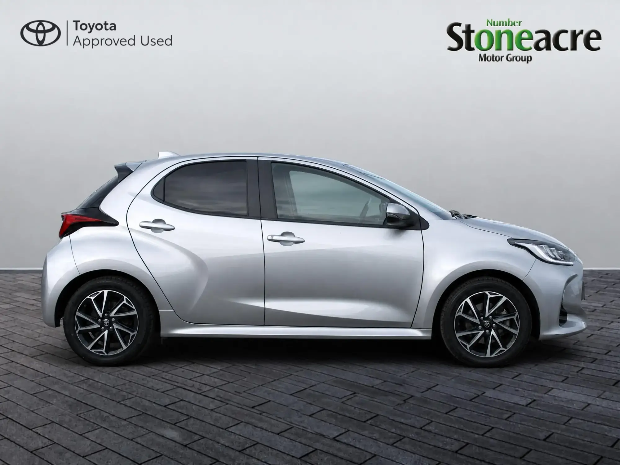 Toyota Yaris Image 2