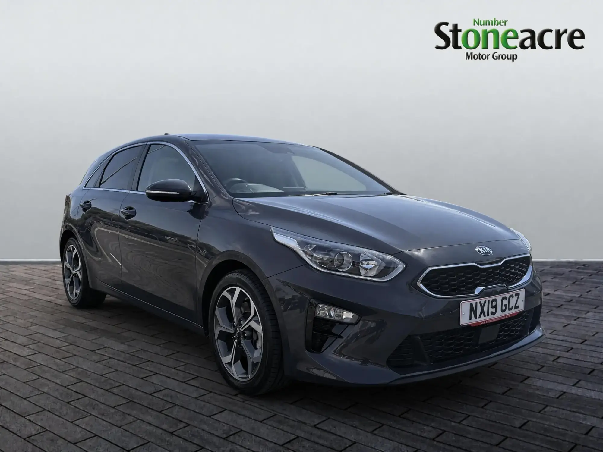 Kia Ceed 1.0 T-GDi 3 Euro 6 (s/s) 5dr NX19GCZ Image 1 Kia Ceed 1.0 T-GDi 3 Euro 6 (s/s) 5dr NX19GCZ Image 1