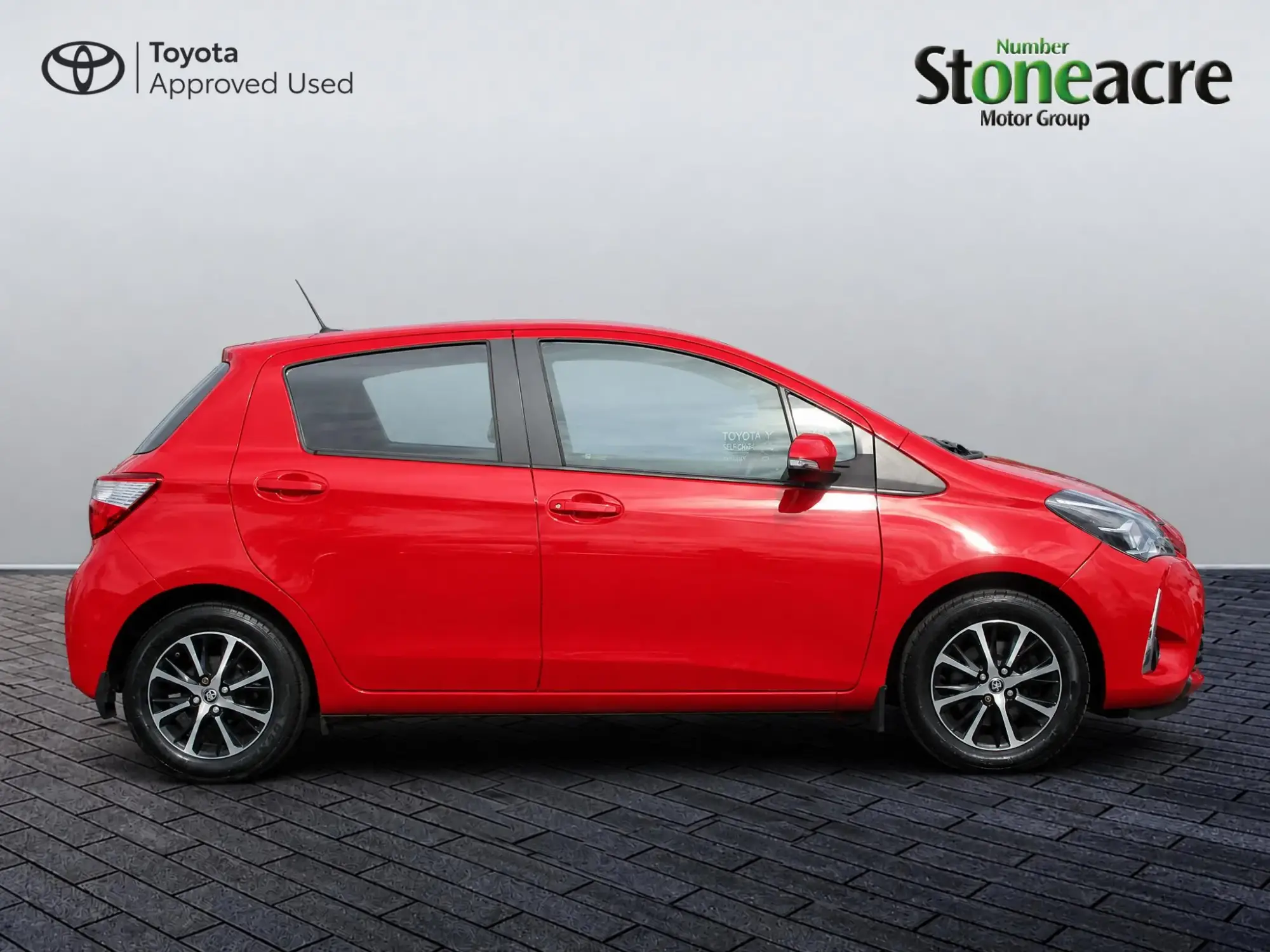 Toyota Yaris Image 2