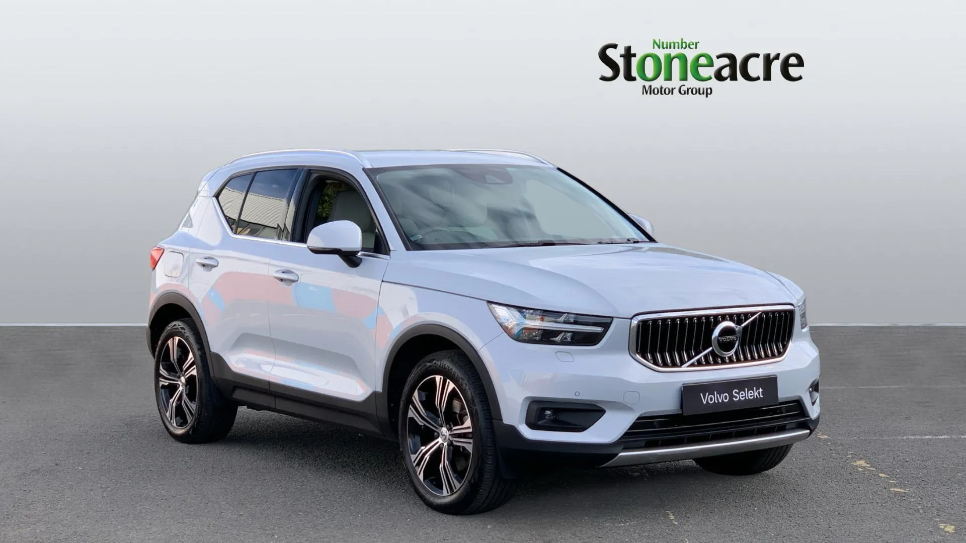 Volvo XC40 undefined 2.0 B4 MHEV Inscription Pro DCT Auto AWD Euro 6 (s/s) 5dr