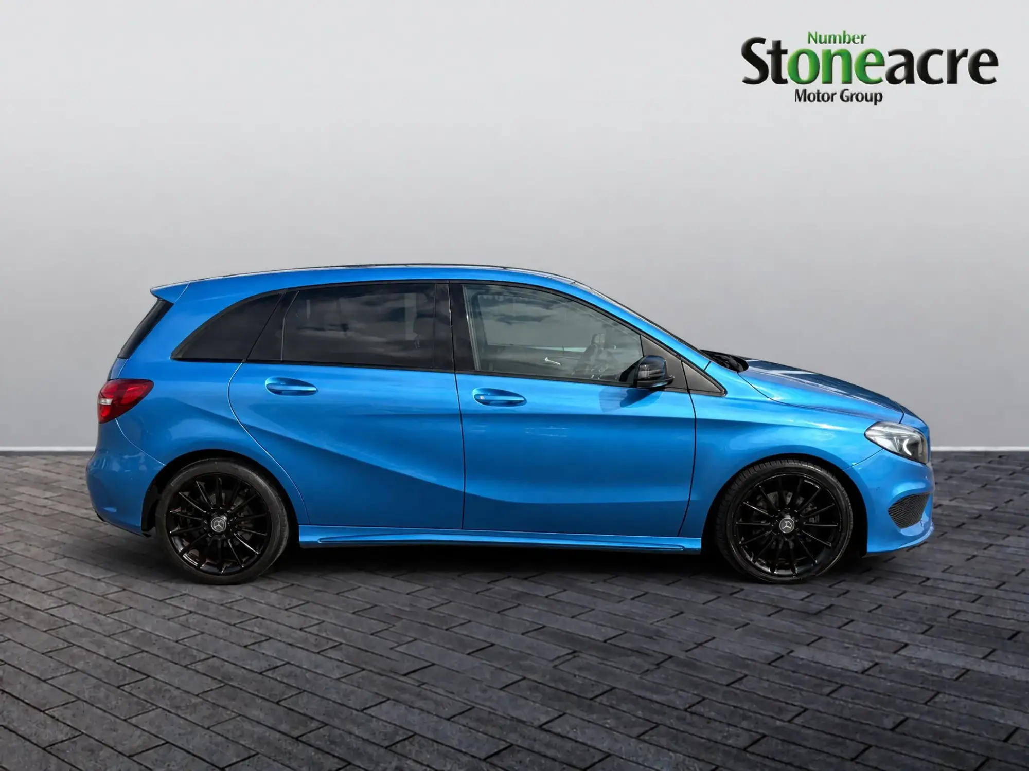 Mercedes-Benz B-Class B200d AMG Line Premium 5dr Auto GC15NNM Image 2 Mercedes-Benz B-Class B200d AMG Line Premium 5dr Auto GC15NNM Image 2