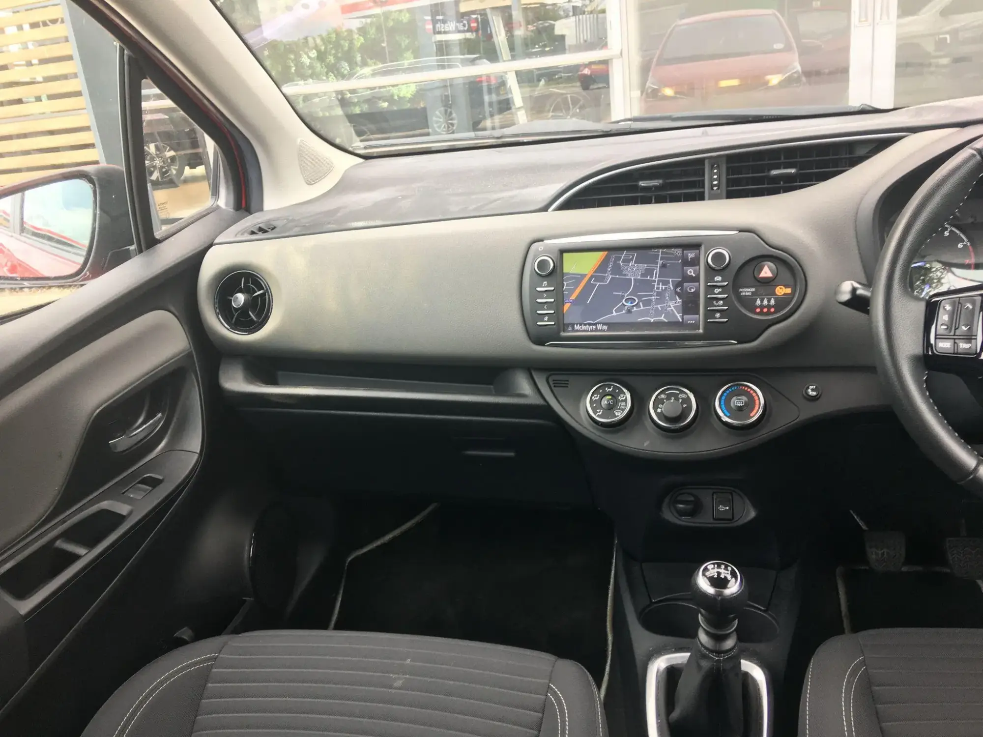Toyota Yaris Image 13