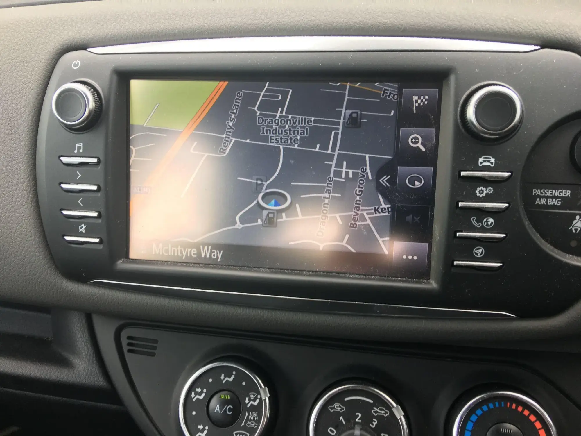 Toyota Yaris Image 16