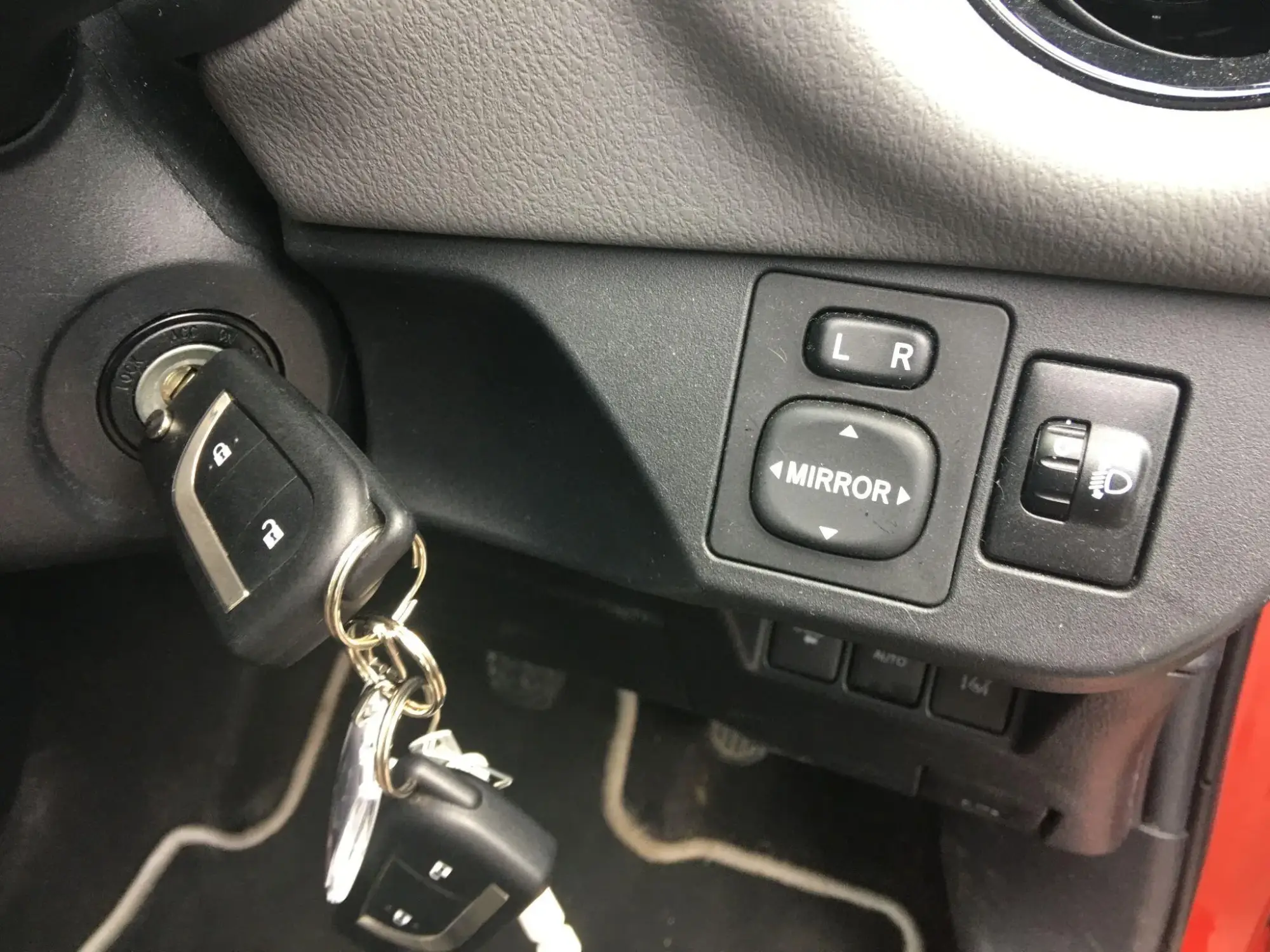 Toyota Yaris Image 32